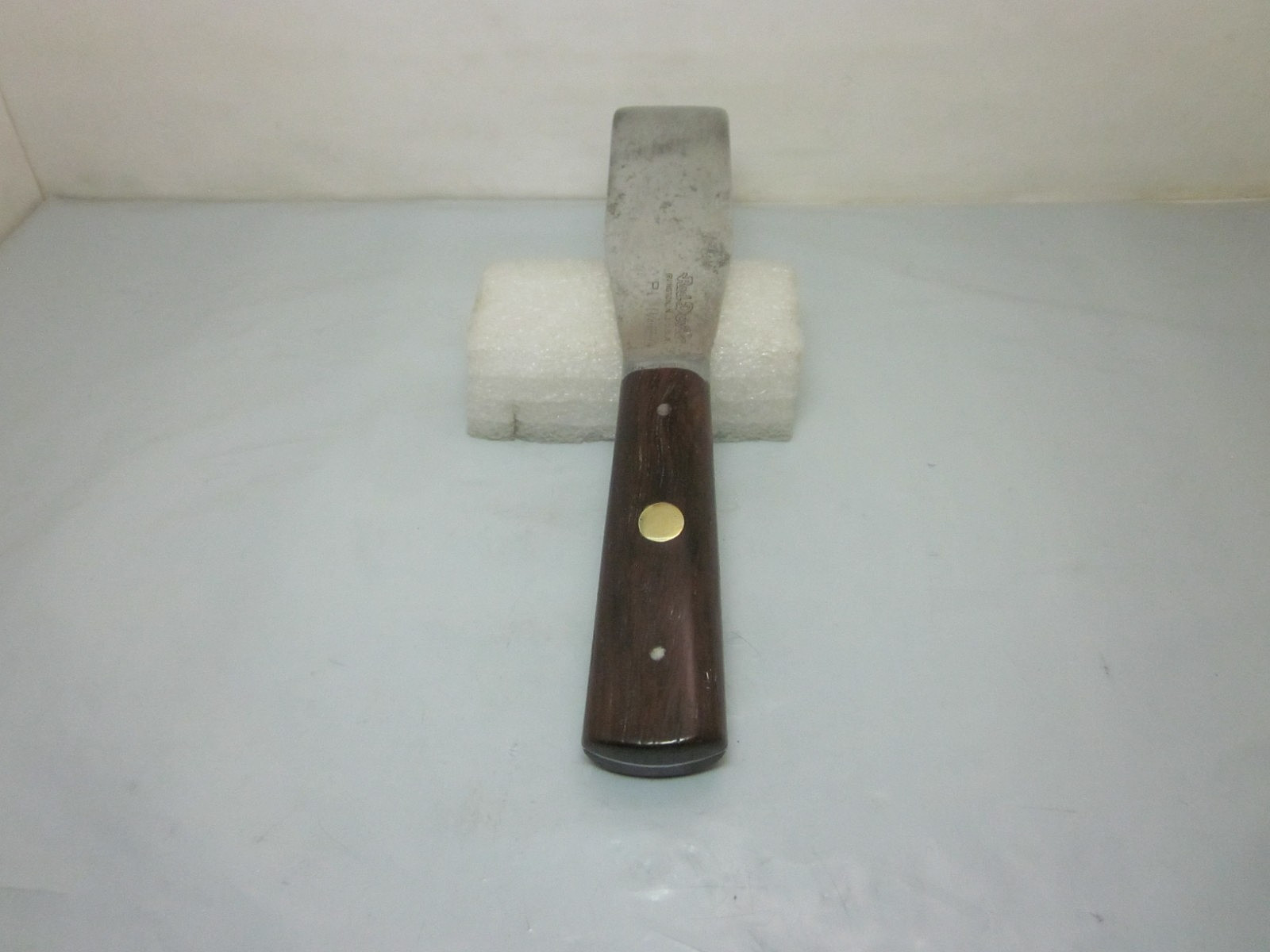 Red Devil 1&1/4″F Flexable Putty Knife Wood Handle 3 Pins USA 1940’s~1950’s Era