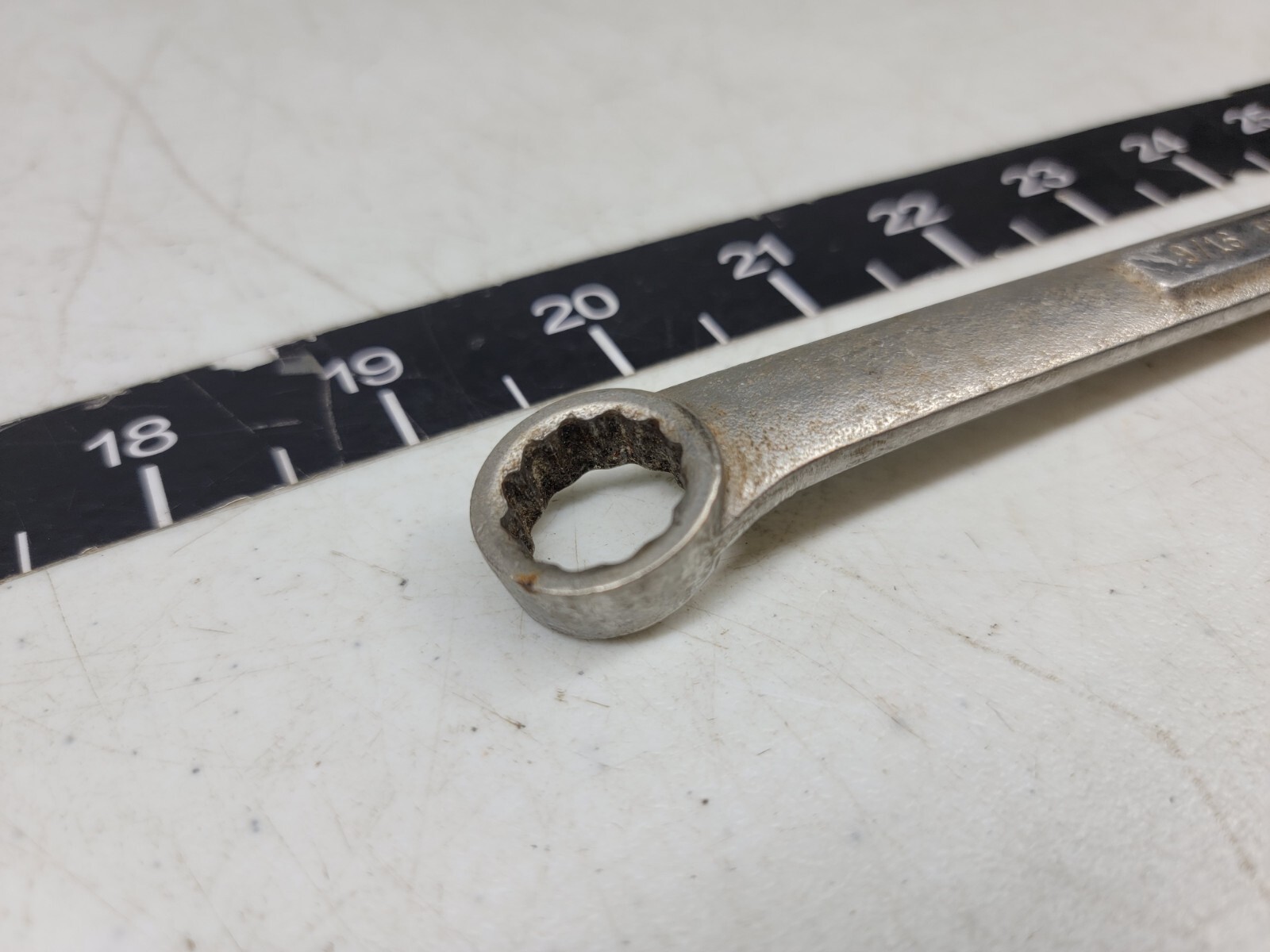 Craftsman Tools USA 43924 -VV- 9/16in. x 5/8in. 12-Point Double Box End Wrench