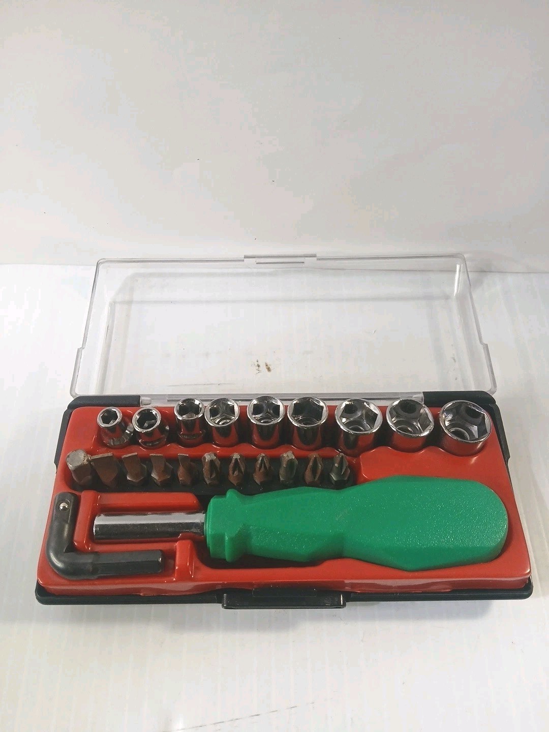 22 Piece Set Tools Socket, Multiple Bits With Attachment Handle Pre-owned