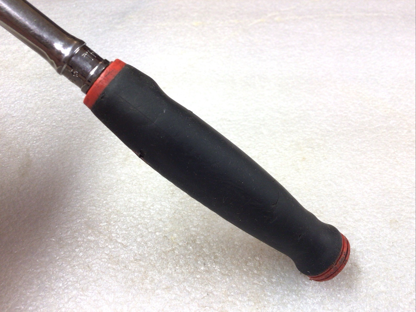 Snap-On TH737 -1/4″Dr., Round Swivel Head, Red Soft Grip Handle Ratchet-USA-NICE