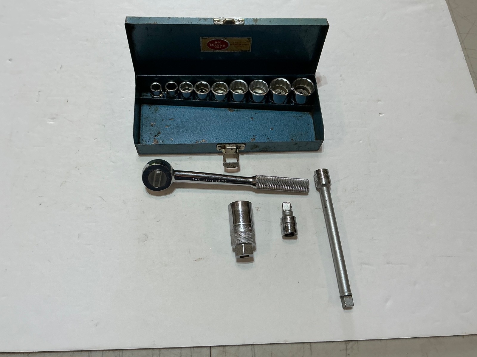 Vtg S-K Wayne 13 pc 3/8″ drive socket set SAE 3/8″-7/8″ blue metal case USA made