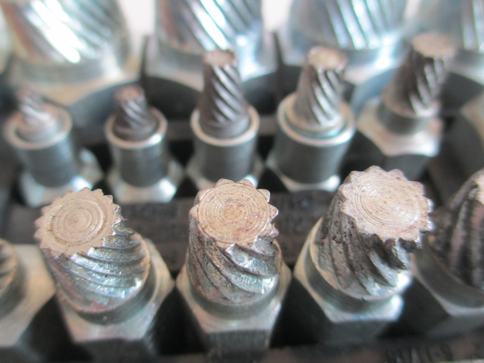 Nice Blue-point REX-25 25 Piece Spline Bolt Stud Extractors 1/8 to 7/8″ A18