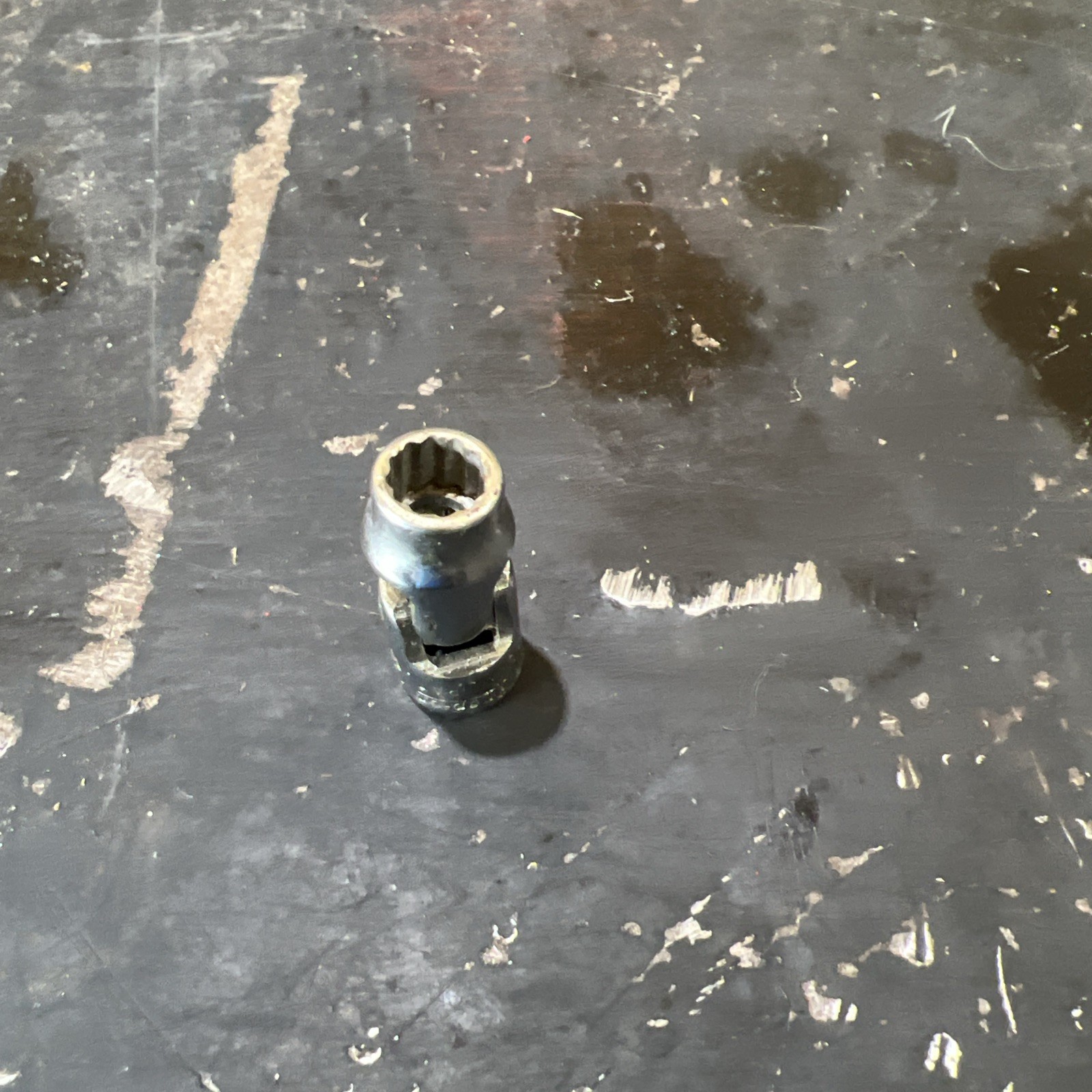 Snap-on 1/4 drive Universal Swivel Wobble Socket TMU81 12Pt 1/4 inch SAE CLEAN
