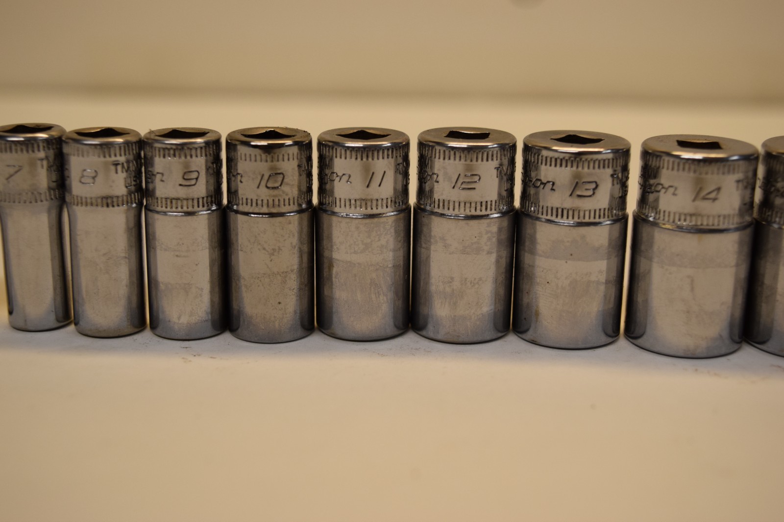 Snap-On 112TMMSY 12pc 1/4″ Drive 6-Point Flank Drive Semi-Deep Metric Socket Set