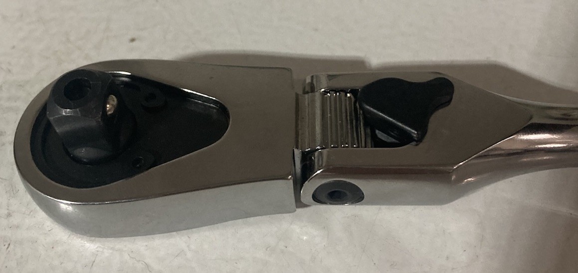 Husky 3/8” Dr. Locking Flex Head 100 Position Ratchet.