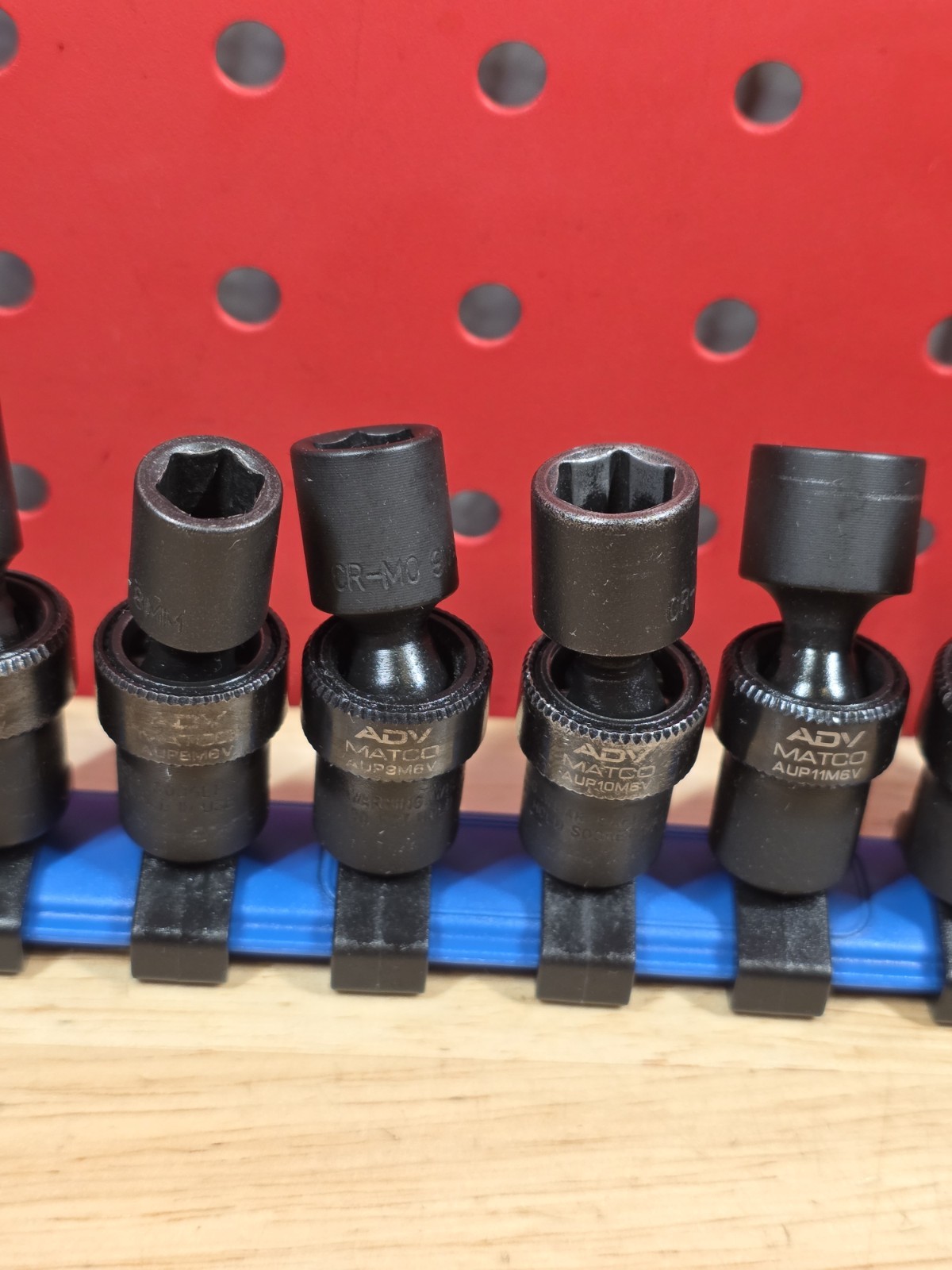 Matco Tools SAUPM126V 5-15mm 12-Piece 1/4” Drive Metric Impact Swivel Socket Set