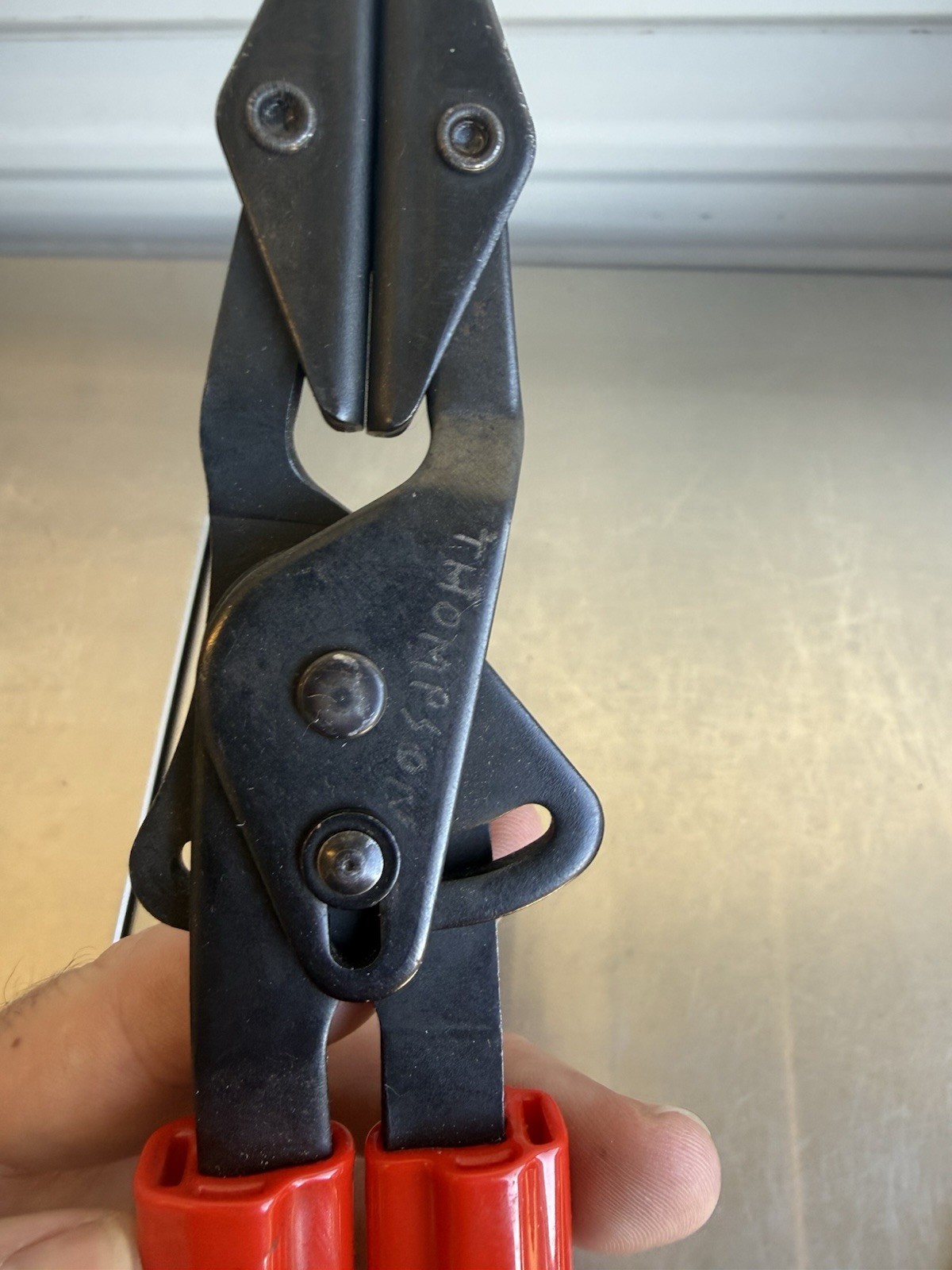 Blue-Point Tools PHP1 9-1/4″ Swivel Jaw Hose Clamp Plier with Red Handle