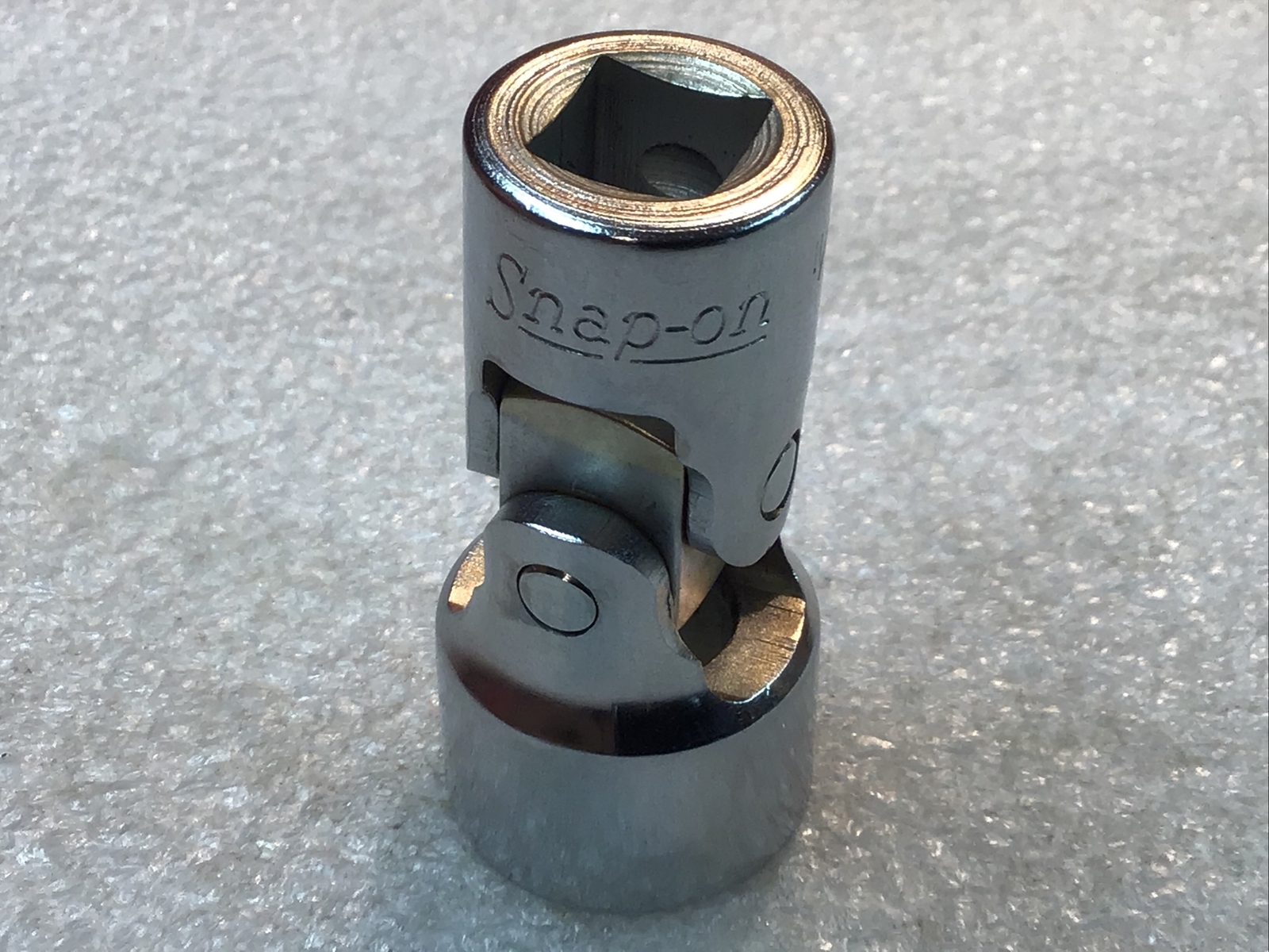 Snap On-#FVU22-11/16”,Chrome, 12Pt., 3/8” Dr., Wobble Socket, Underline Logo-NOS