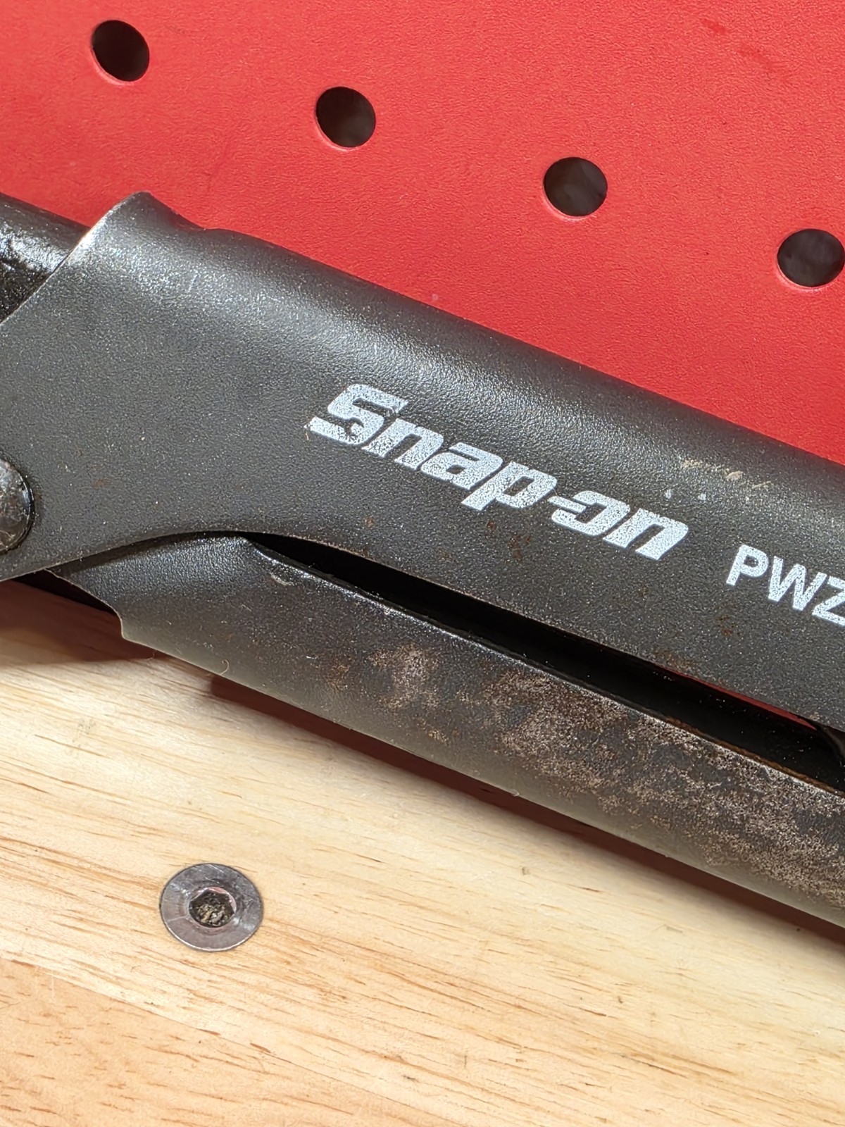 Snap-on Tools PWZ2 17″ RED Soft Grip Adjustable Pliers Wrench