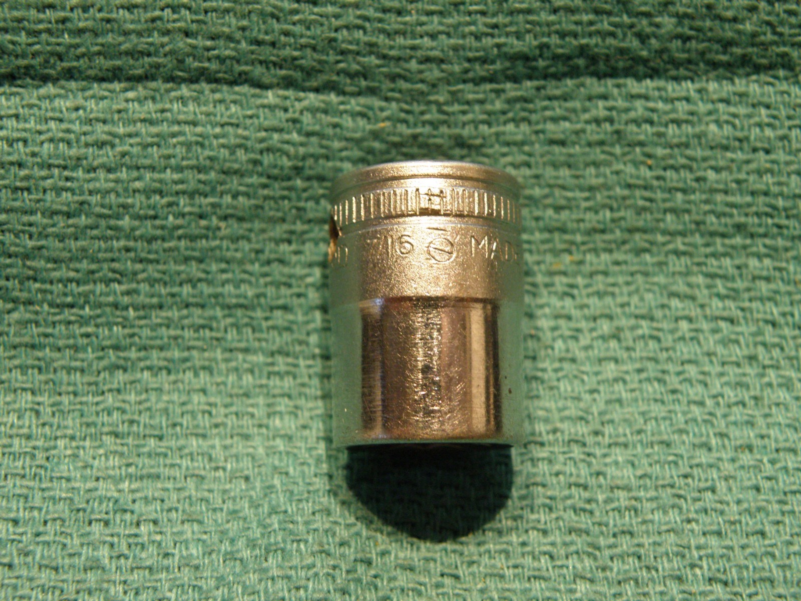 Snap-On 3/8″ Drive, 12 Pt. 7/16 Shallow Socket. F-140 Made In USA.