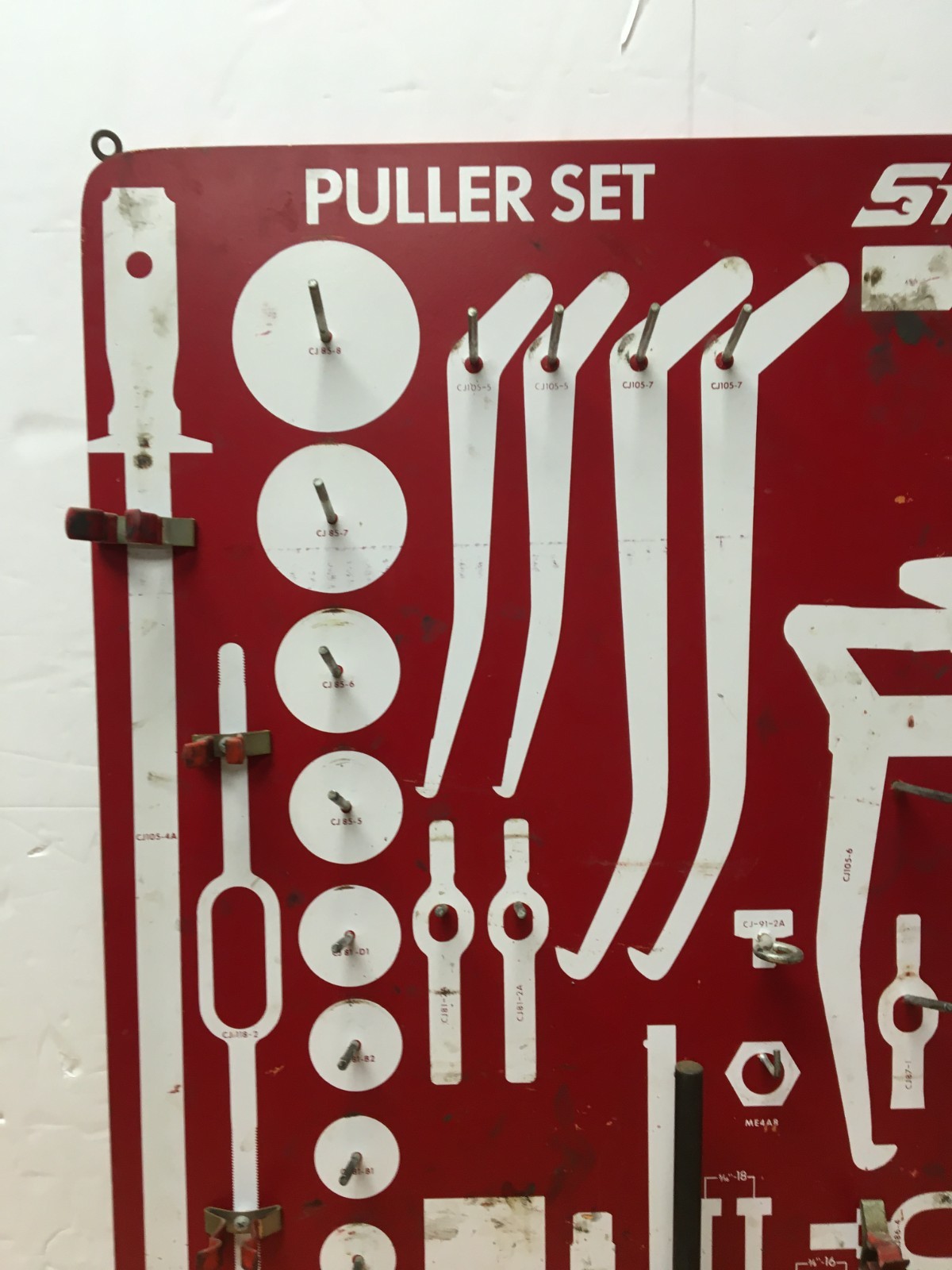 Snap On Tools Puller Set Display Board Peg Board for Cabinet CJ 1000F