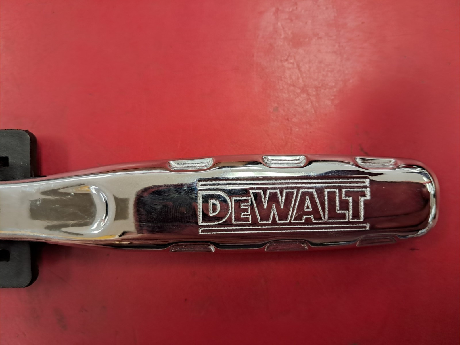 DeWalt DWMT81097: 3/8″ Drive Quick-Release Ratchet, 72-Tooth Gear – Chrome