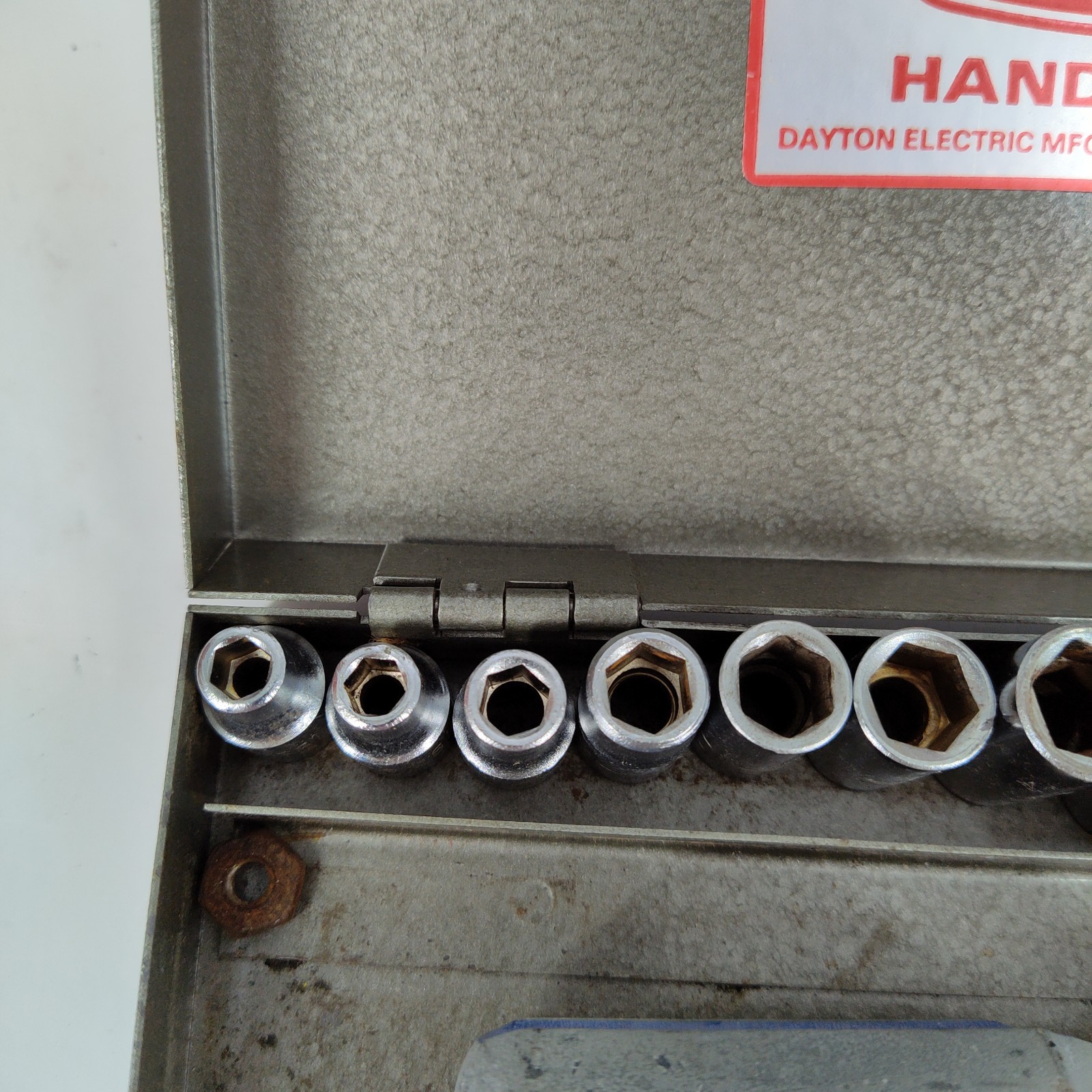 Dayton SAE 1/4 DR 6 point socket set with metal case made in USA 13 Pc Set