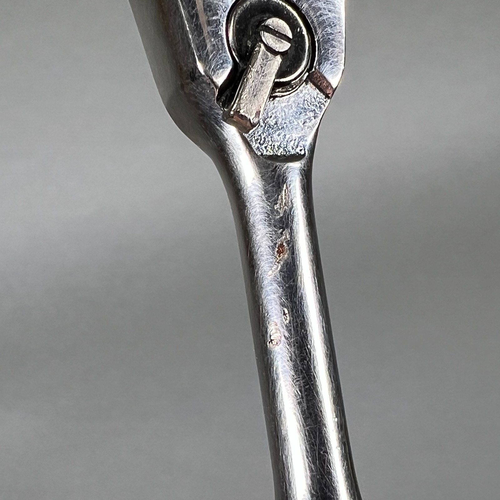 MAC Tools MR5 Knurled 5in. 1/4in. Drive Pear-Head Ratchet WORKS