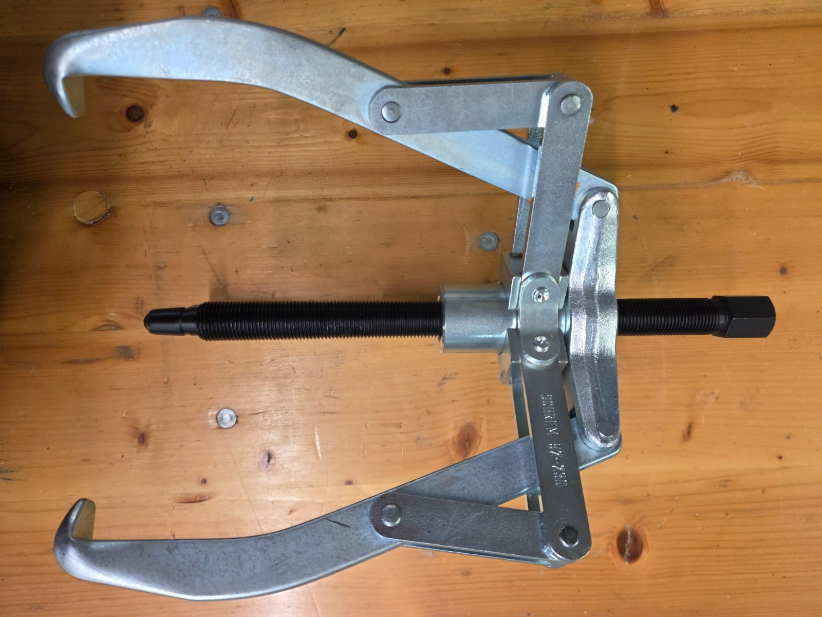 SCHREM Self-Centering Bearing / Gear Extractor/Puller, 52-230mm Range, Germany
