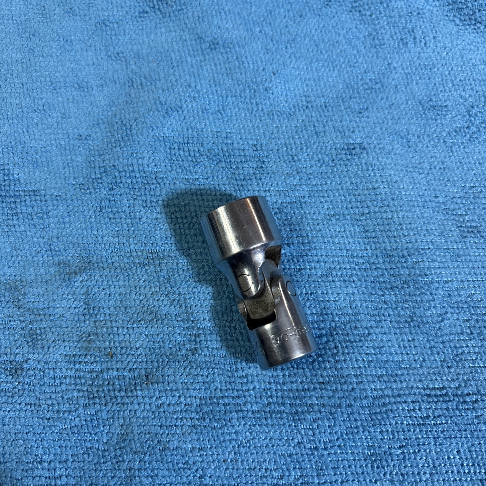 Snap-on Tools USA FVU20 5/8″ Shallow Universal Socket 3/8″ Drive 12pt Point