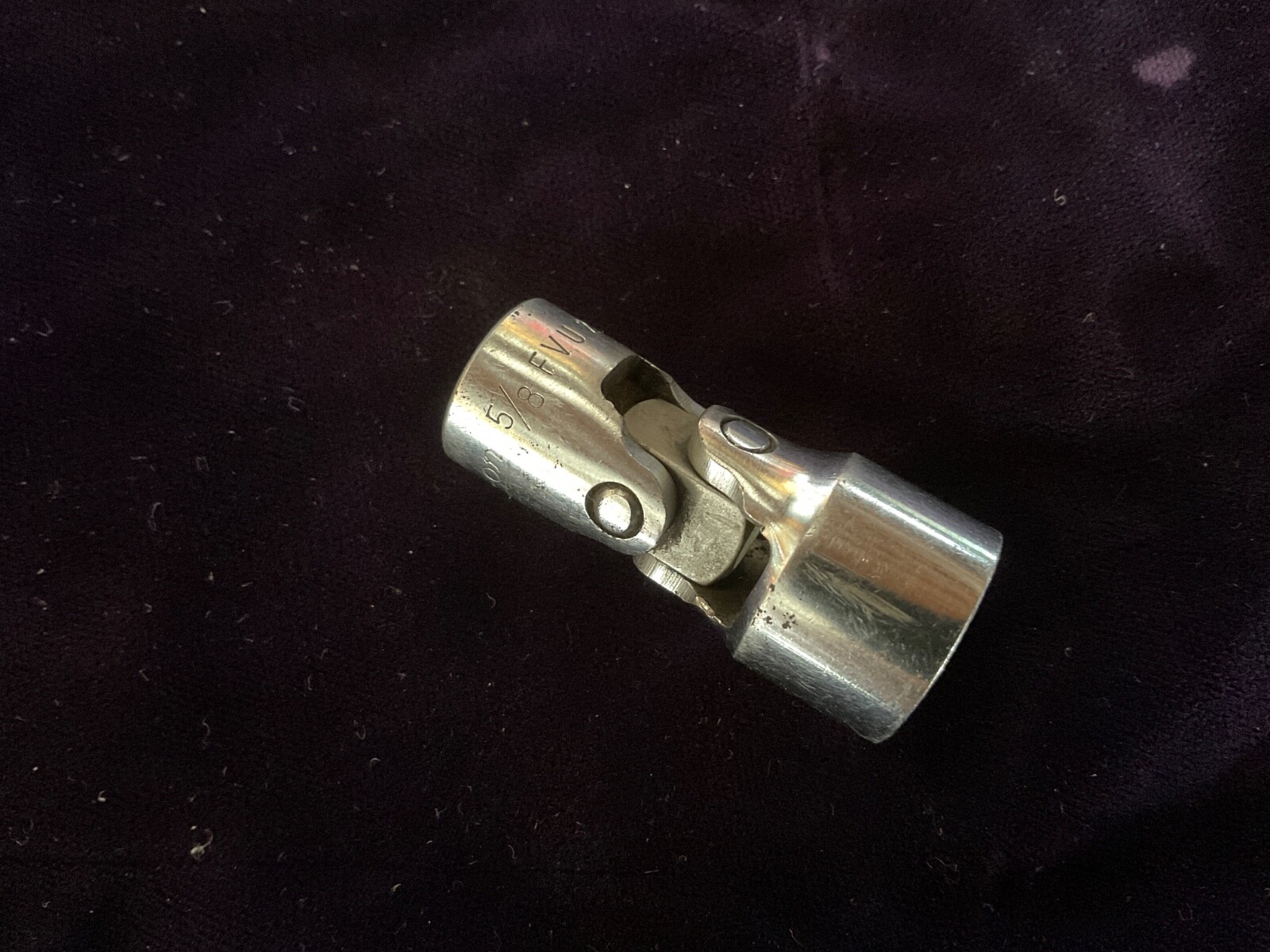 Snap on FVU 20 5/8 12-pt 3/8 Drive Universal Swivel Socket Underlined Logo