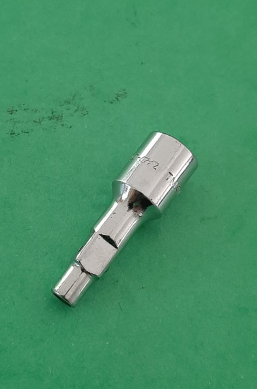 Snap On Tools TMXM114 1/4″ Drive 1-17/32″ Chrome Magnetic Adapter Extension