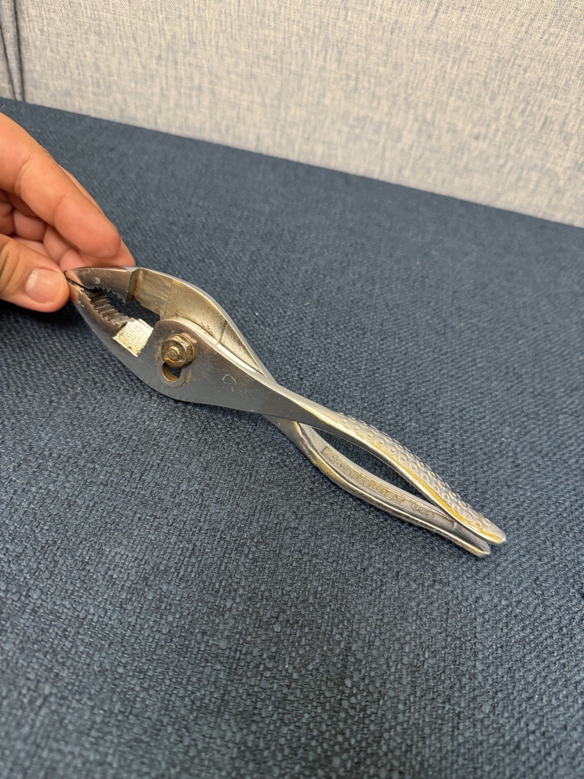 Snap-on Tools USA Vacuum Grip 7-1/2″ Pliers No 137