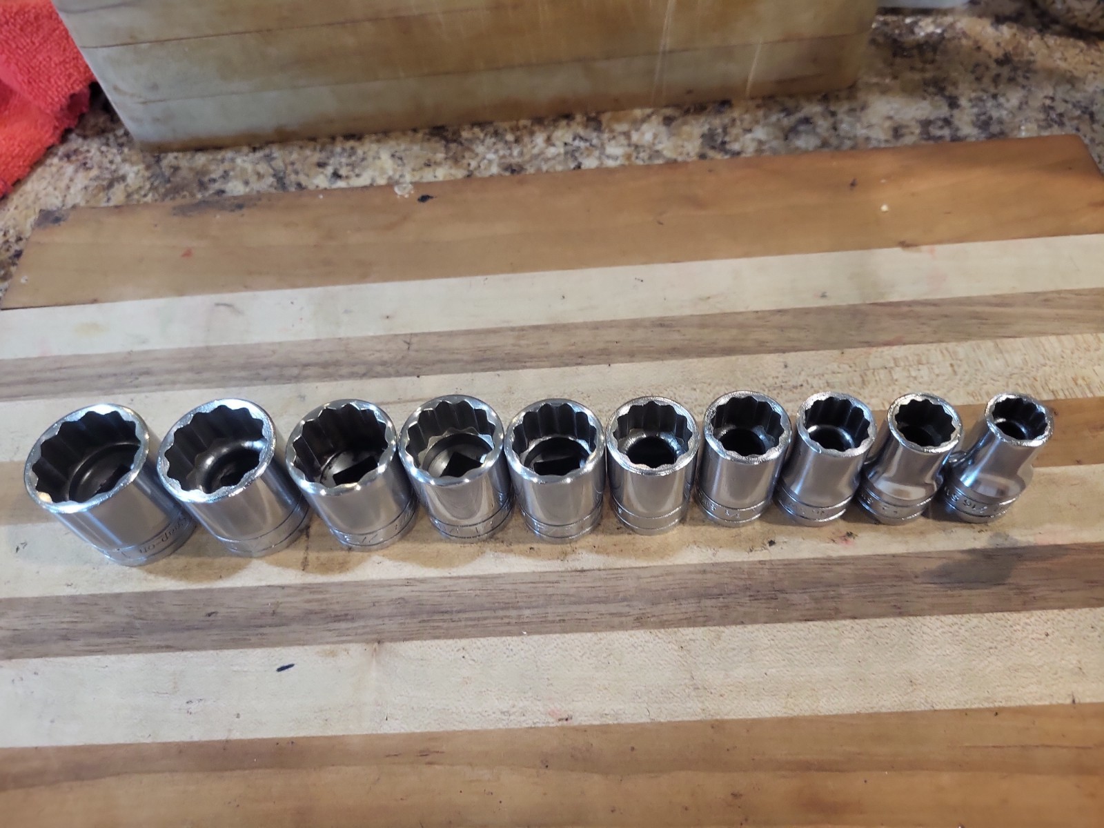 Snap On 10 Pc. 1/2″ Drive 12 Pt SAE Shallow Socket Set 7/16″-1″ SW 141-SW321