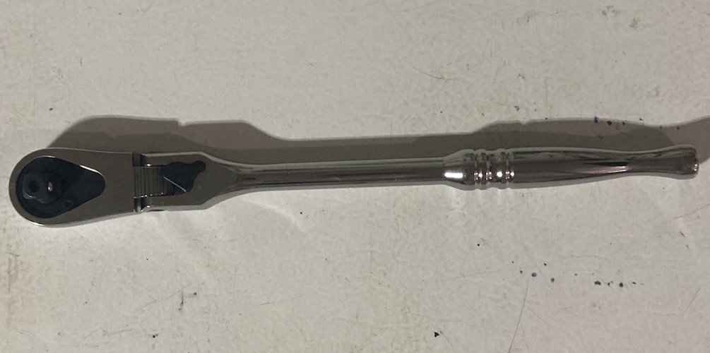Husky 3/8” Dr. Locking Flex Head 100 Position Ratchet.