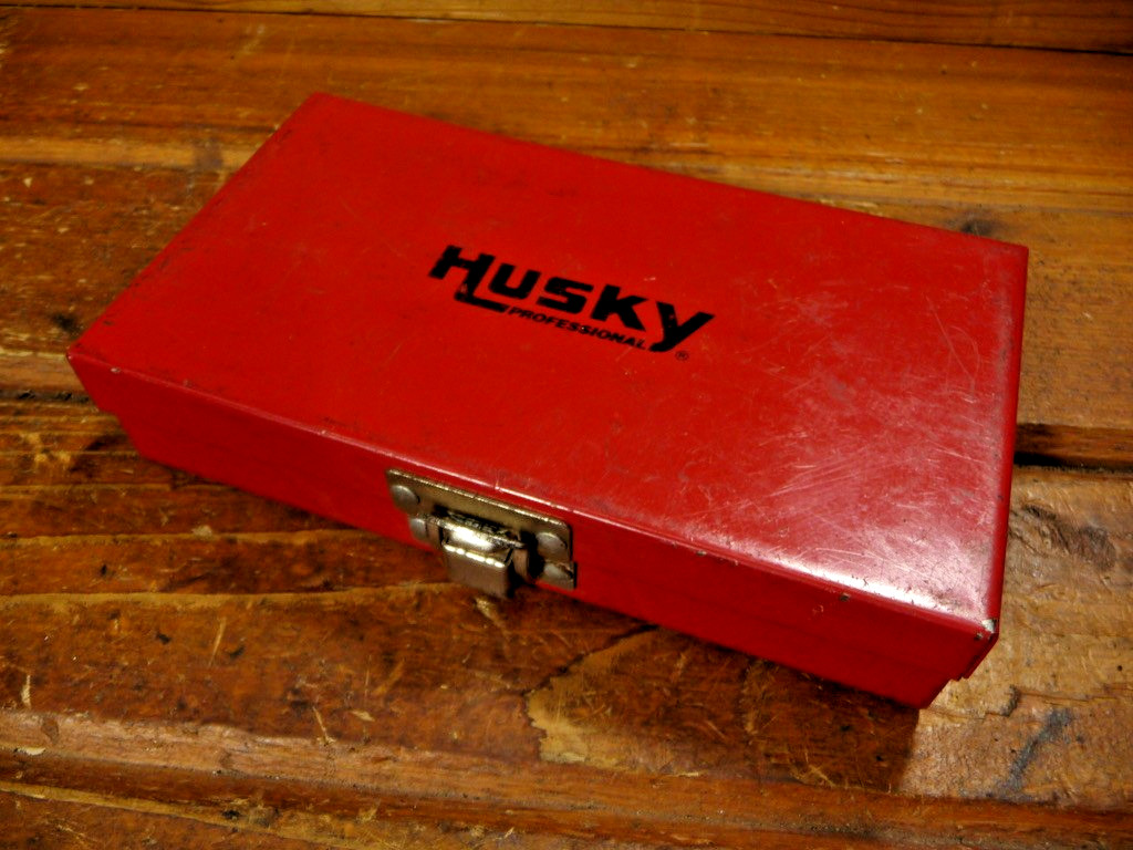 Husky USA 1/4″ ratchet socket set w Spinner Nut Driver