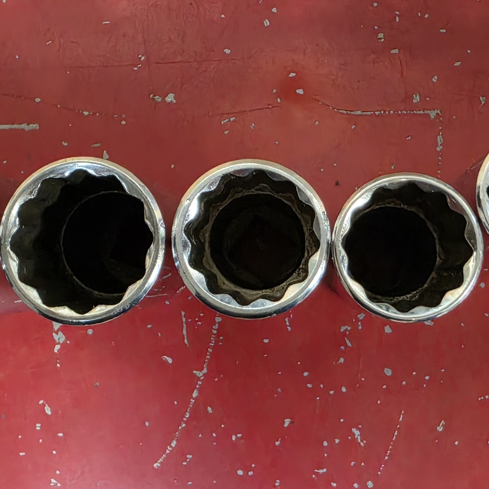 Mac Tools SAE 1/2″ Drive 12pc Deep Socket Set 12pt 7/16″ – 1-1/8″ SVD122TR USA
