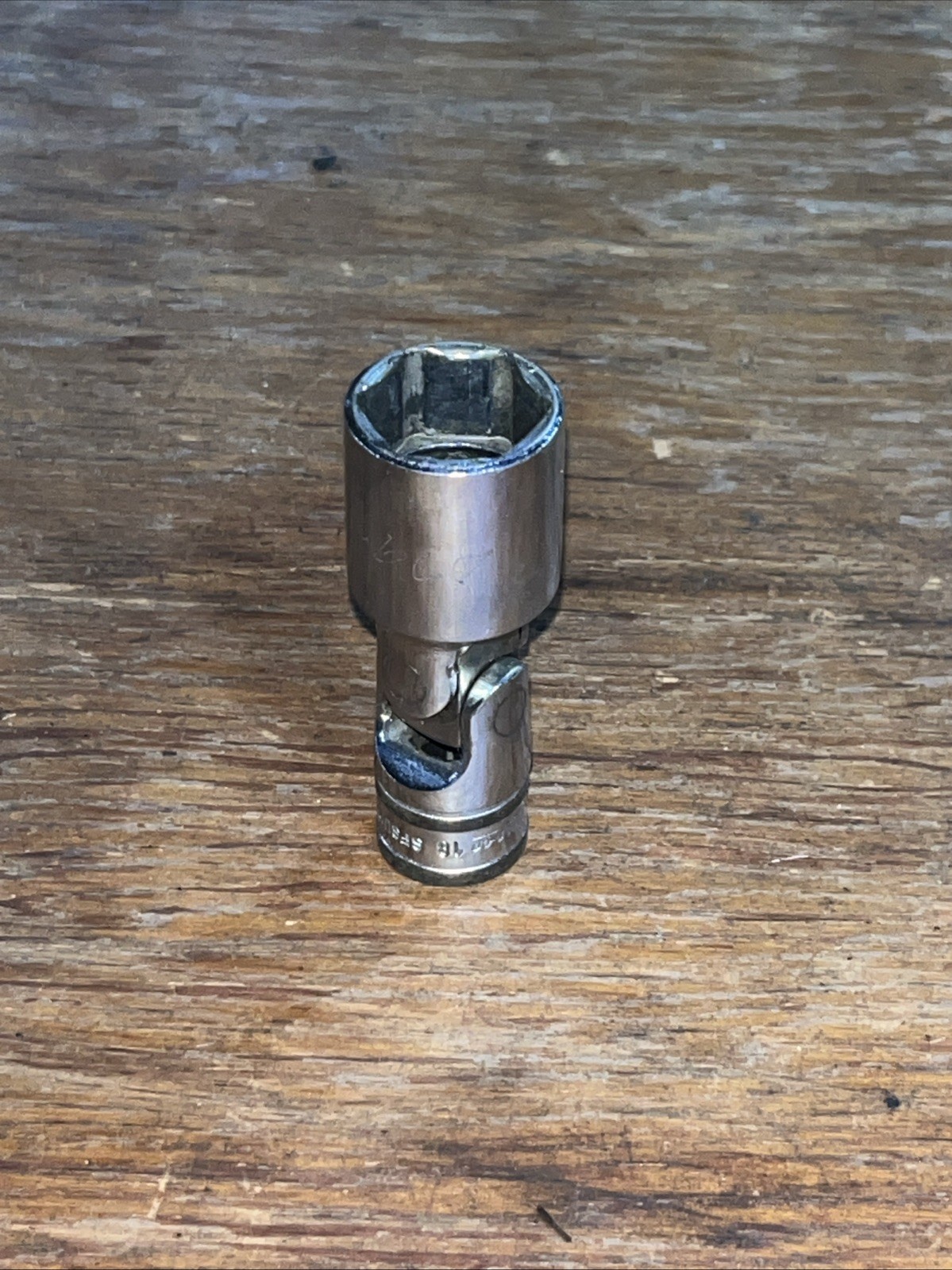 Snap-on tools USA 3/8″ drive 18mm metric DEEP 6 point Swivel Socket SFSUM18