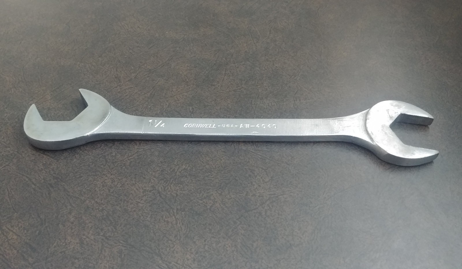 Cornwell 1-1/4″ 4-Way Angled Wrench [AW-4040] *MADE IN USA* *NO OWNERS MARKS*
