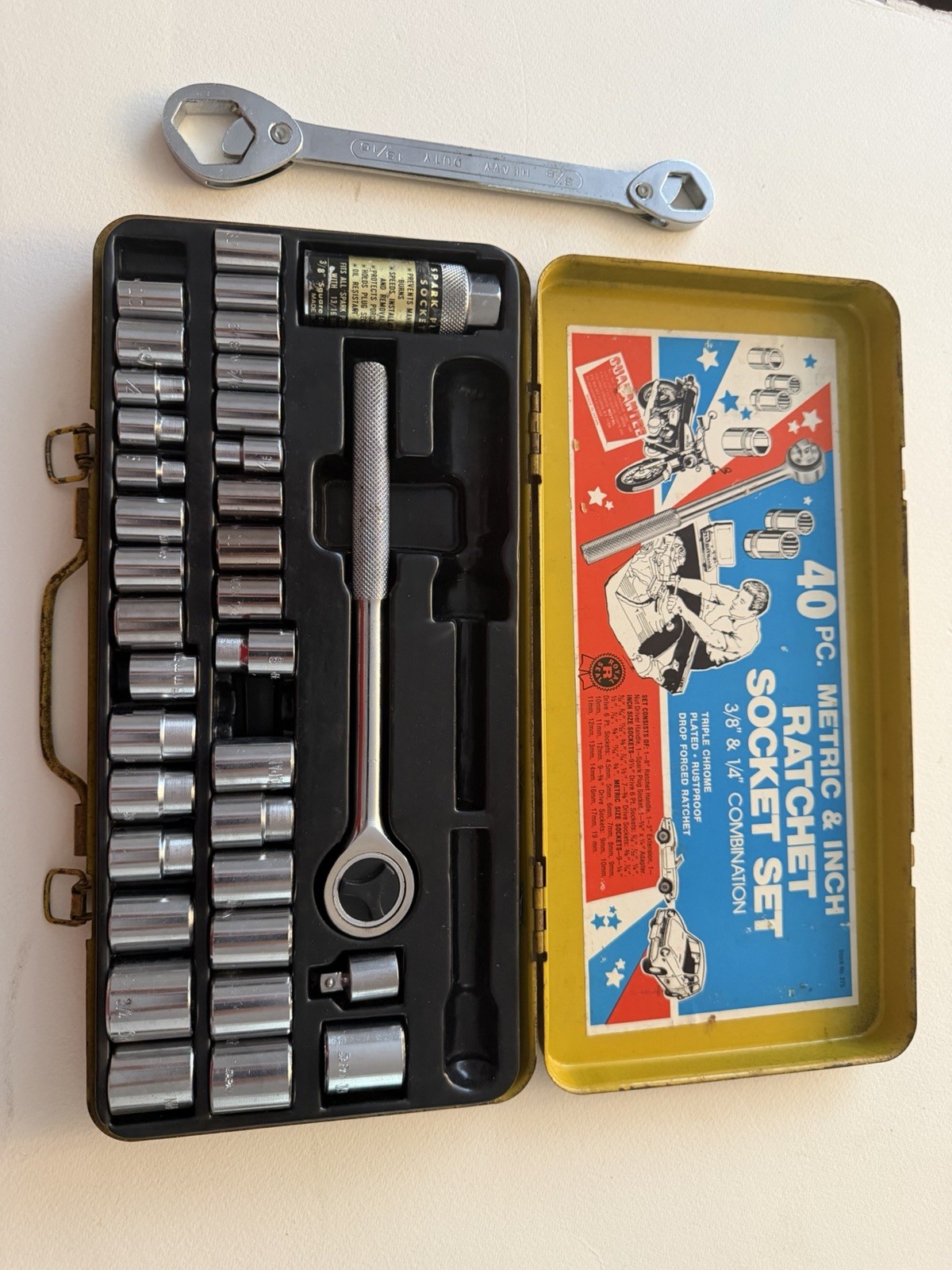 VINTAGE ROYAL TOOLS 40 PC RATCHET & SOCKET SET SAE – METRIC NO 275 TAIWAN 80’s