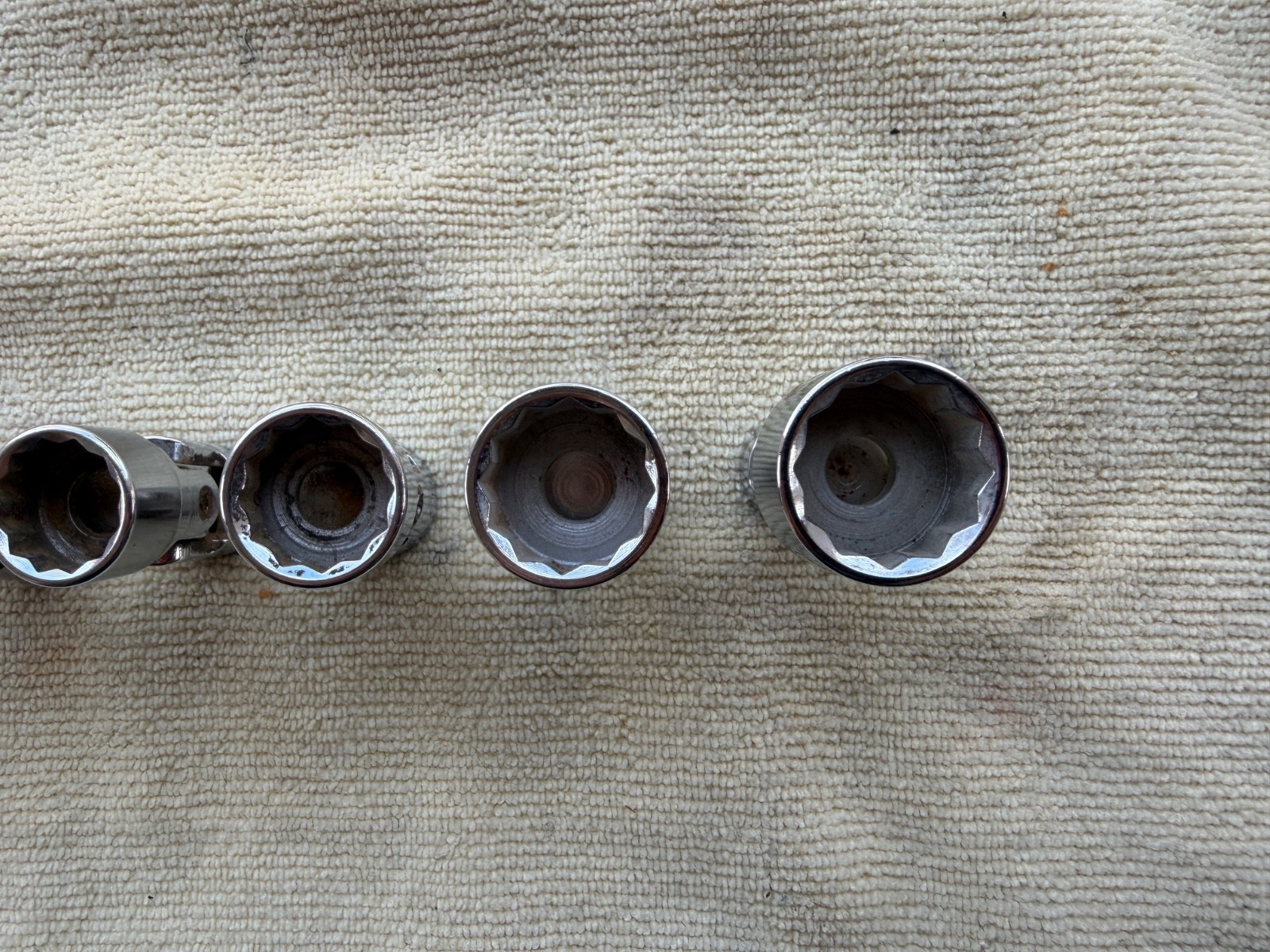CRAFTSMAN 3/8″ DRIVE SWIVEL SOCKETS – 10 TOTAL- V & G, 7-12 POINT., 3 – 6 POINT