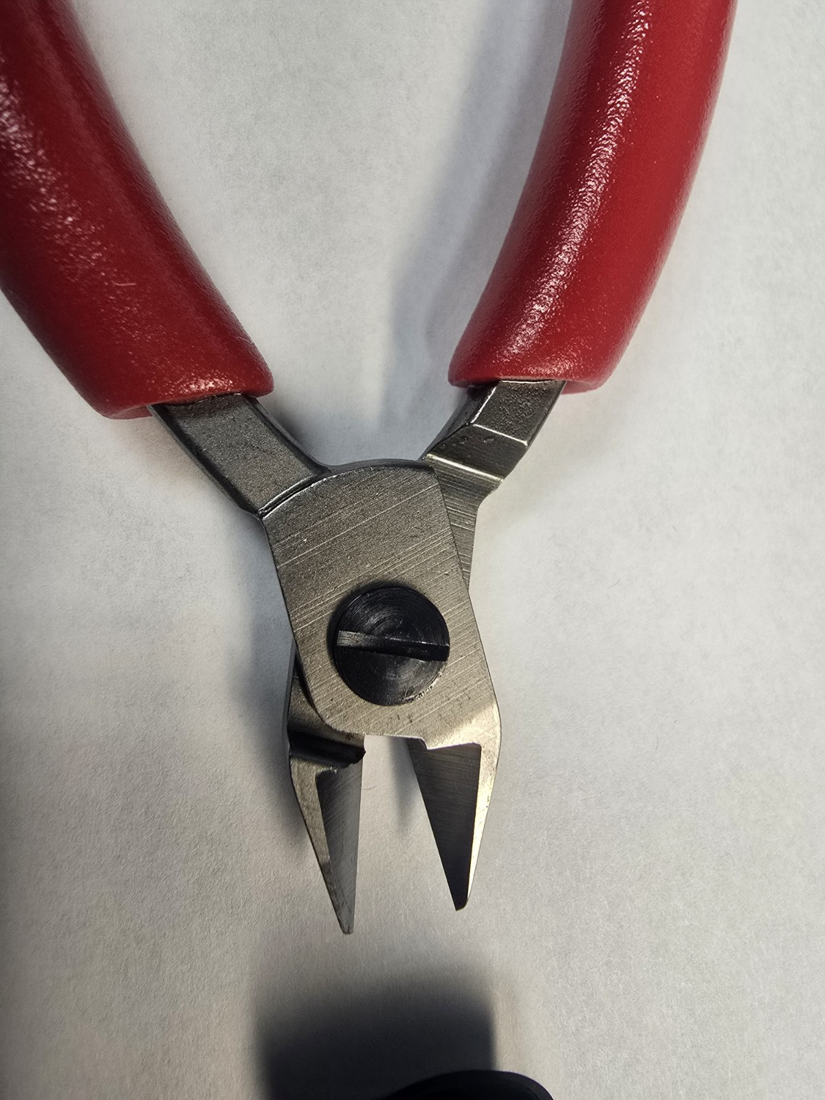 Snap-on Tools NEW RED Soft Grip Precision Oval Diagonal Cutting Pliers P88145A