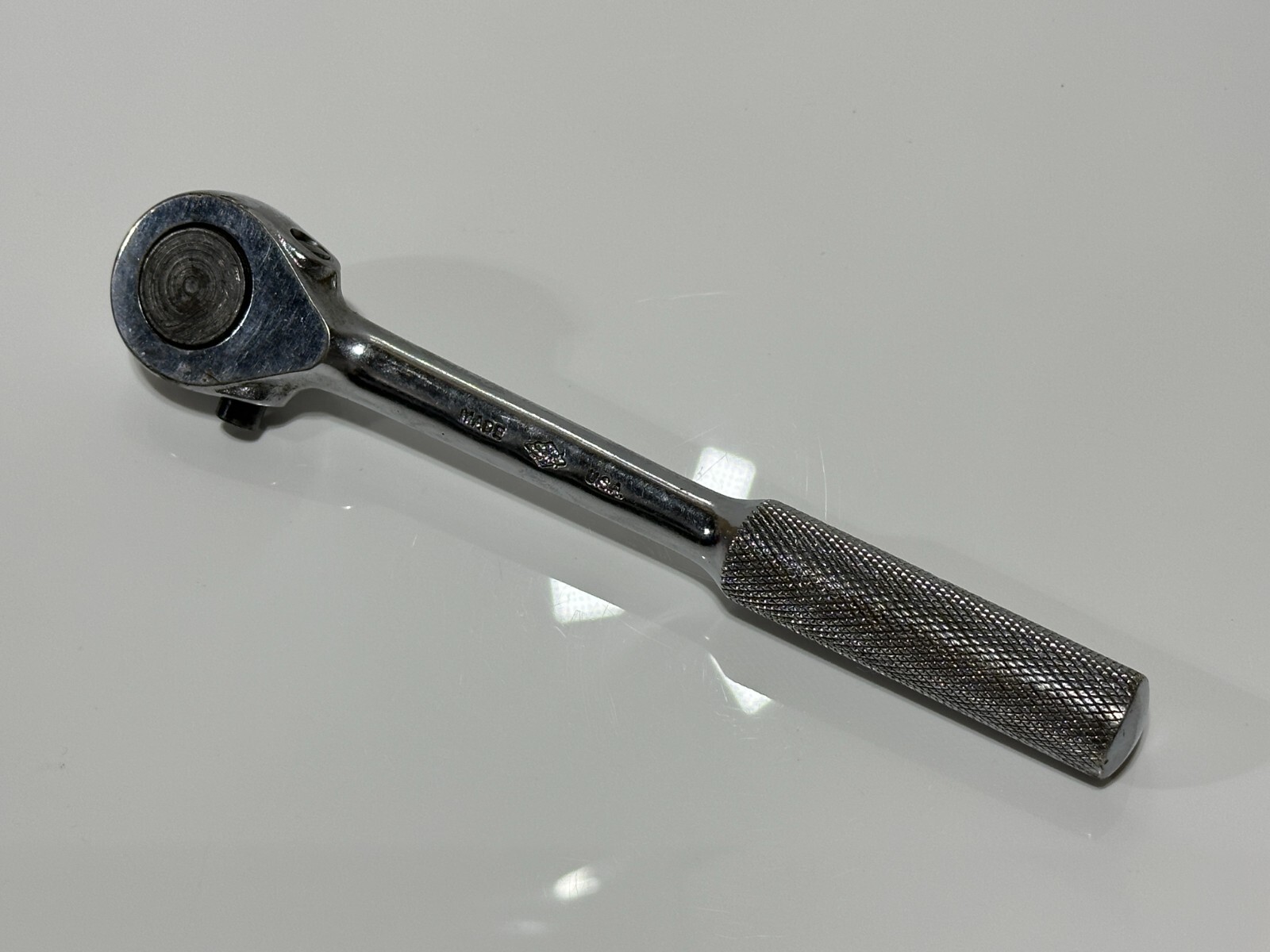SK Tools USA 3/8″ Drive Push Button Switch Ratchet – Knurled Grip Handle