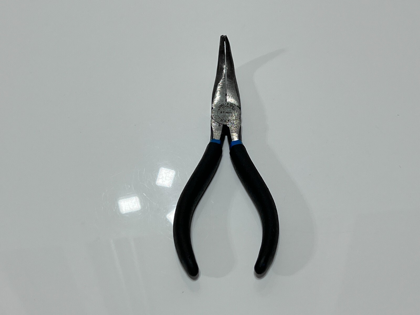 Armstrong Tools USA Made 67-401 Bent Nose Needle Nose Pliers – Black/Blue Grip