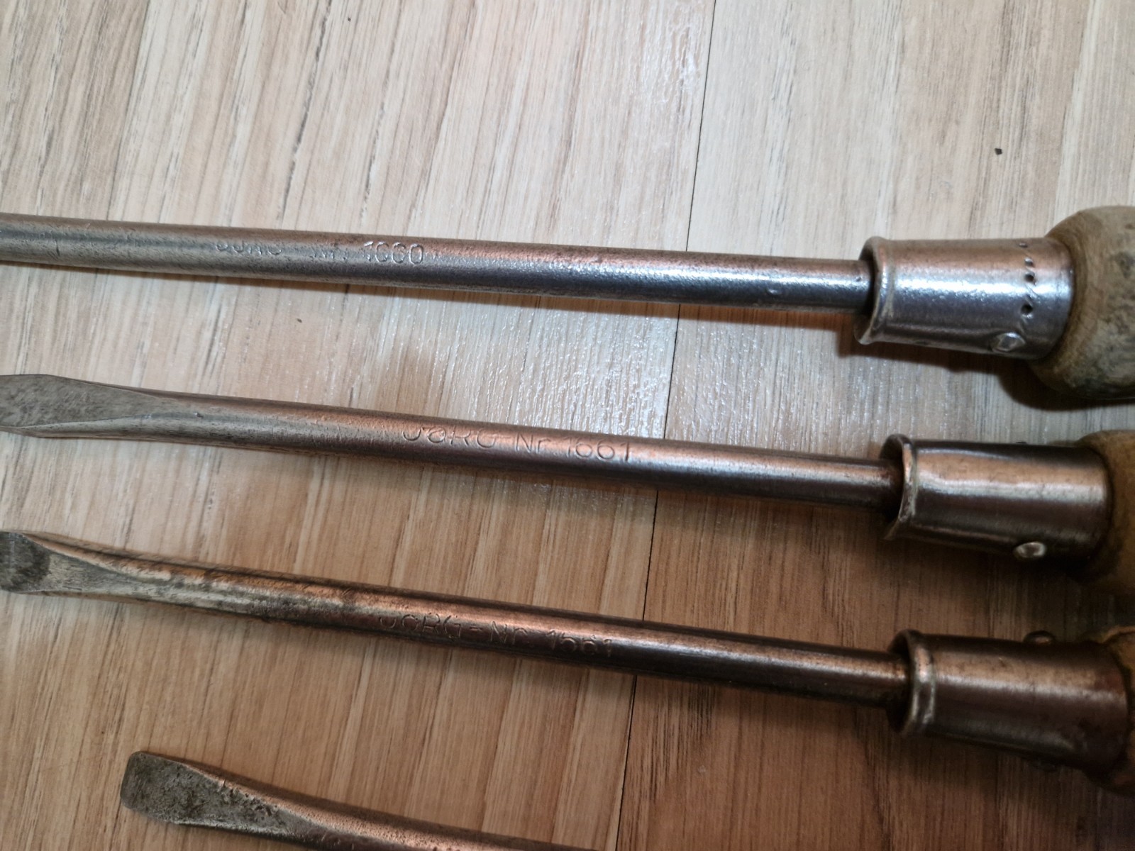 Jörg 1660 ; 1661 set of Flat wooden screwdrivers vintage
