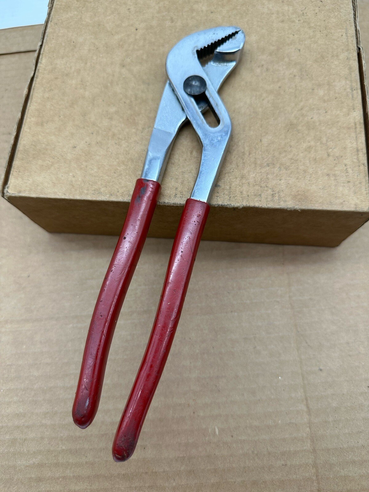Dayton Tools 5X631 10″ Tongue and Groove Slip Joint Pliers Red Handle Made USA