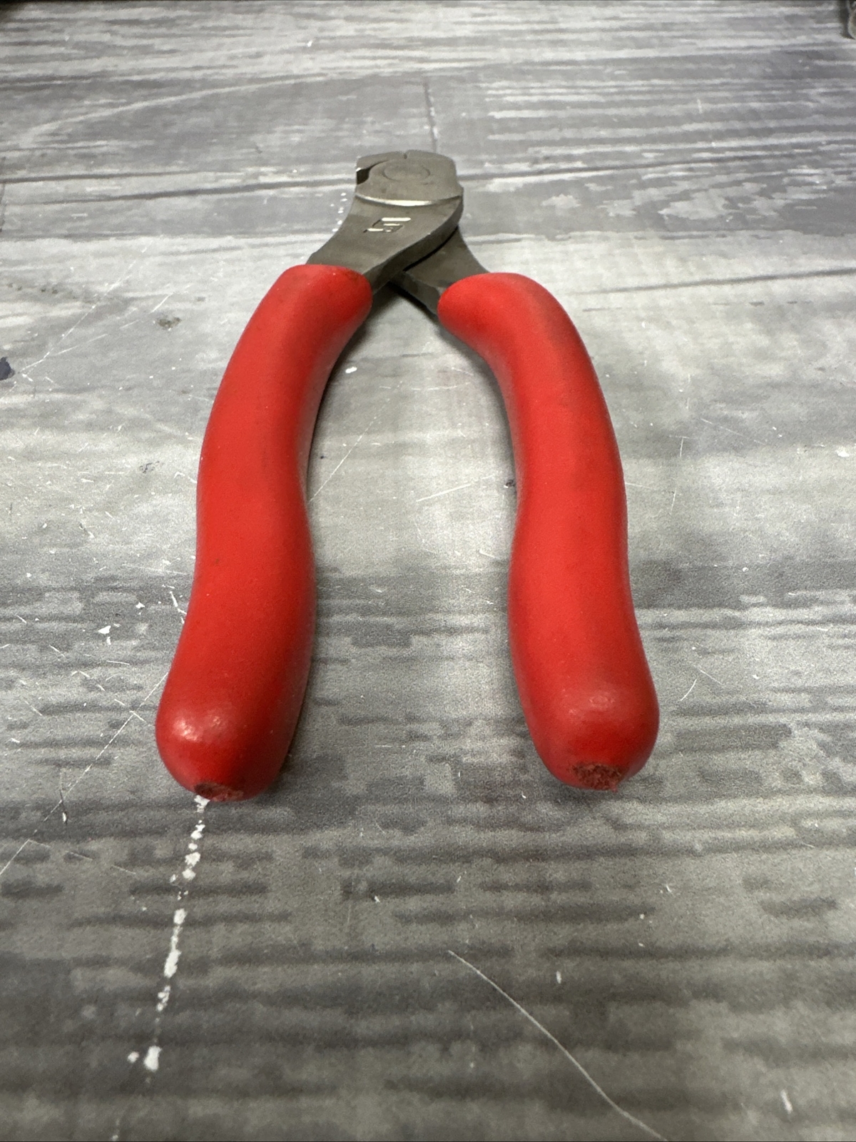 Snap-on 86ACF 6-1/2 Inch Red Grip Power Edge Diagonal Cutters