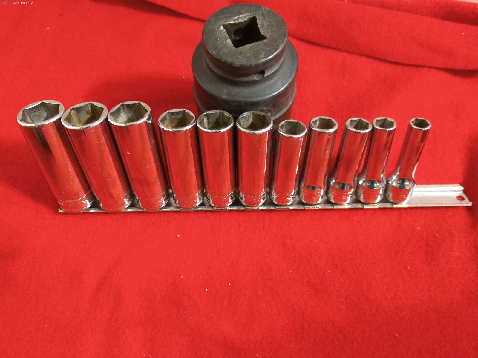 Snap On Tools USA 3/8 Drive 12pc Metric Deep Chrome Socket Set 8-19mm 212SFSM