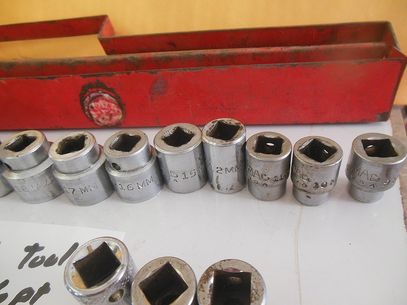 =MAC TOOLS 15 pc chrome deep/shallow 3/8 dr metric socket set 6pt w/ metal tray