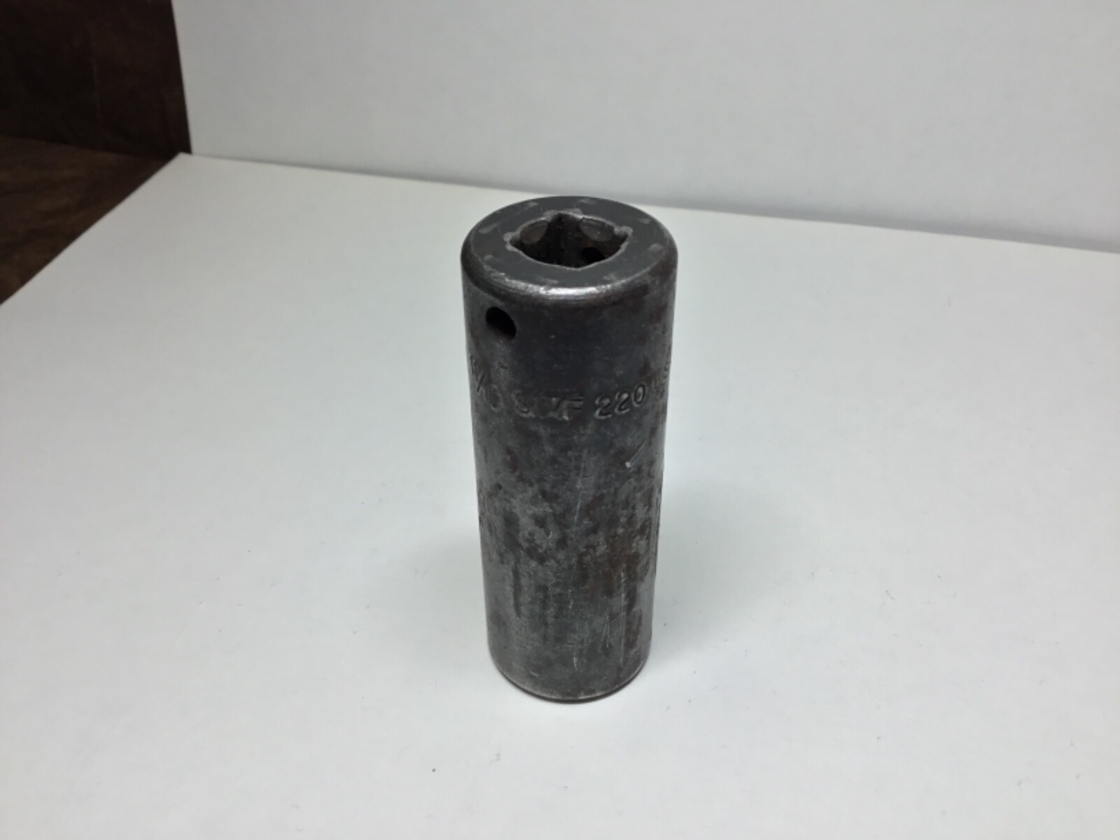 Snap-on Tools USA 3/8″ Drive 11/16″ SAE Deep 6 Point Impact Socket SIMF220 LO-P