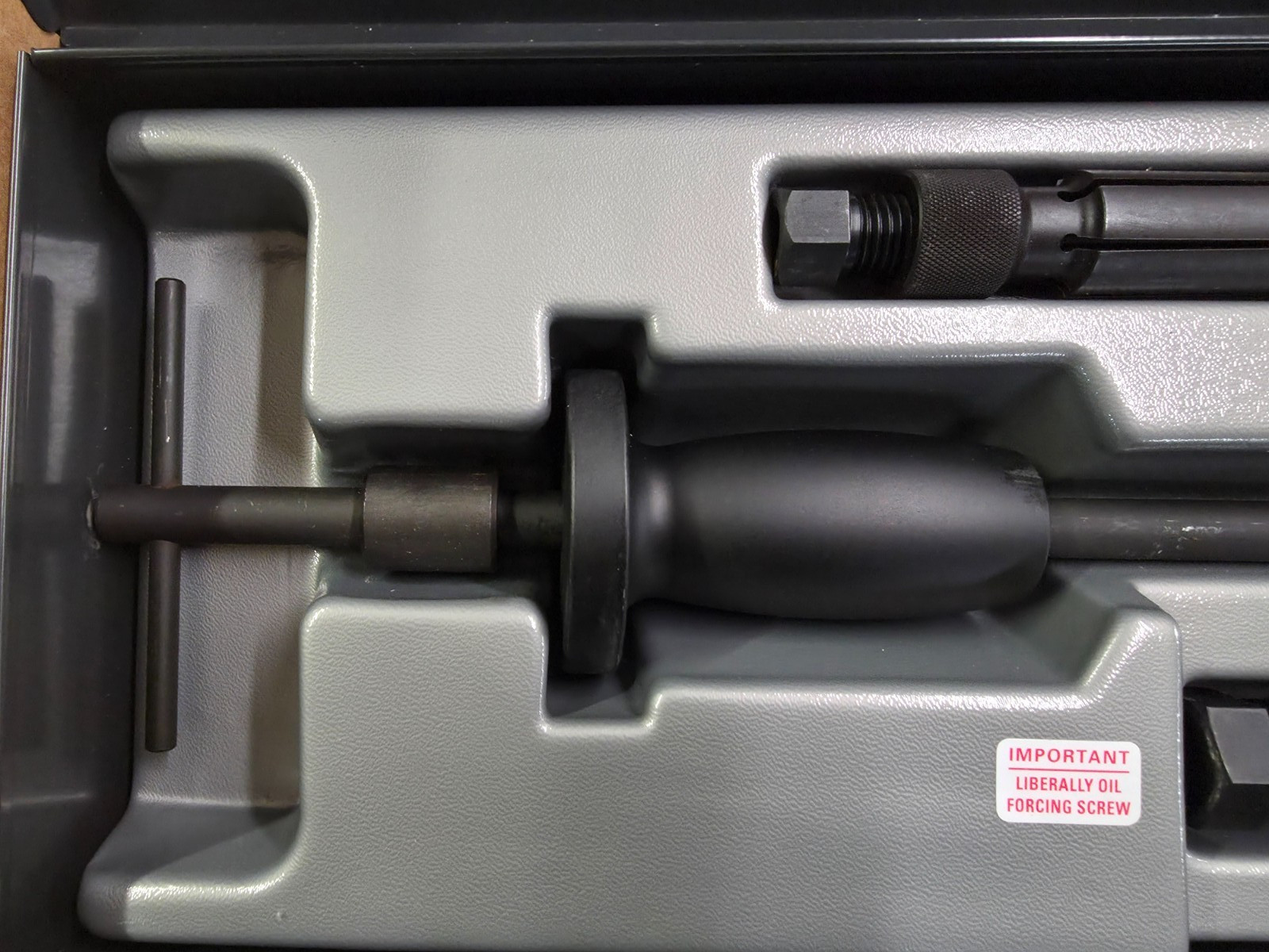 SKF TMSC 30-60 Split Collet Bearing Puller, New in Metal Case, Made in France.