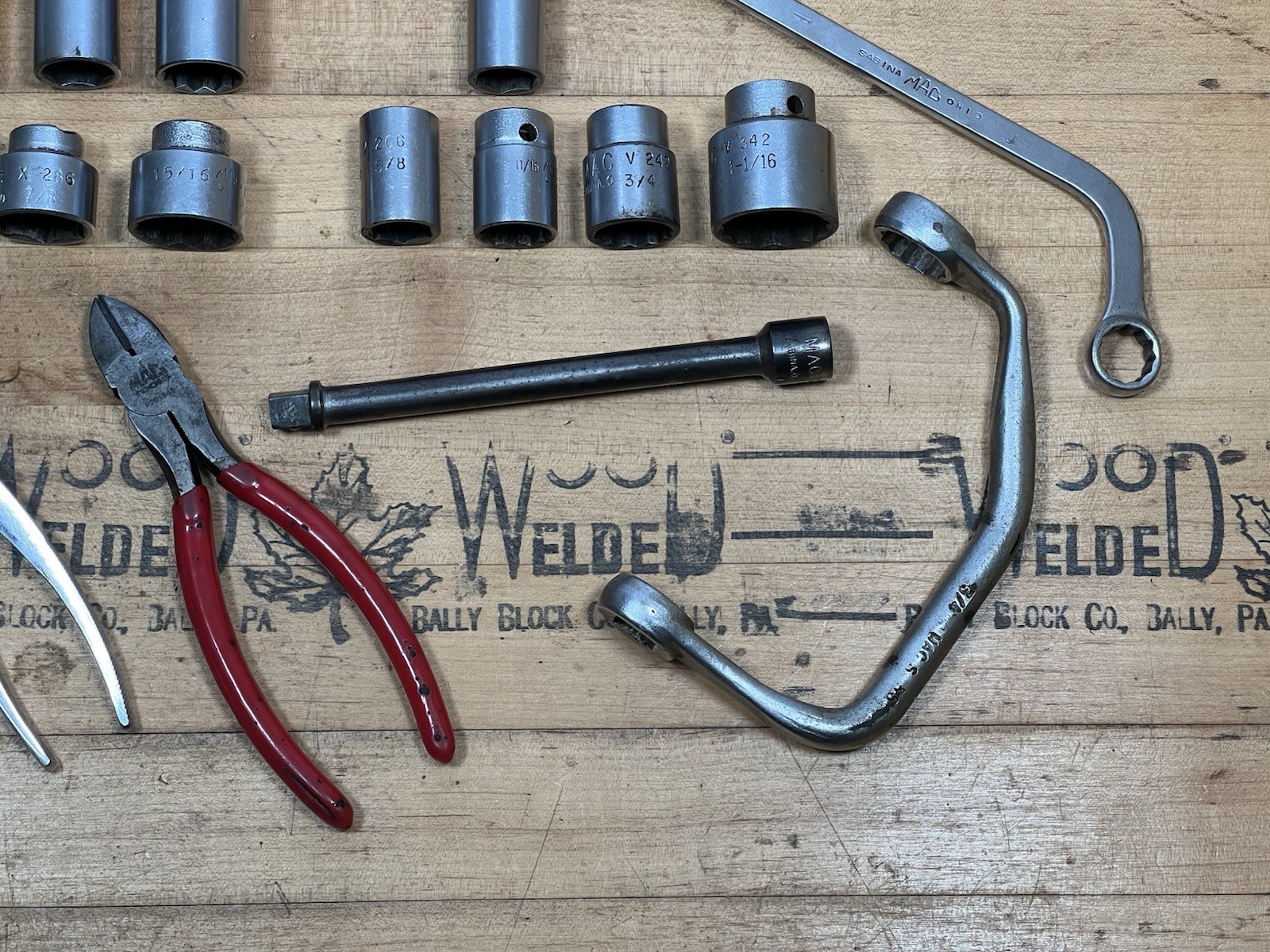 Lot of 25 pc. MAC Tools – Wrenches, Sockets Pliers, Pry Bar, Socket Rack – USA