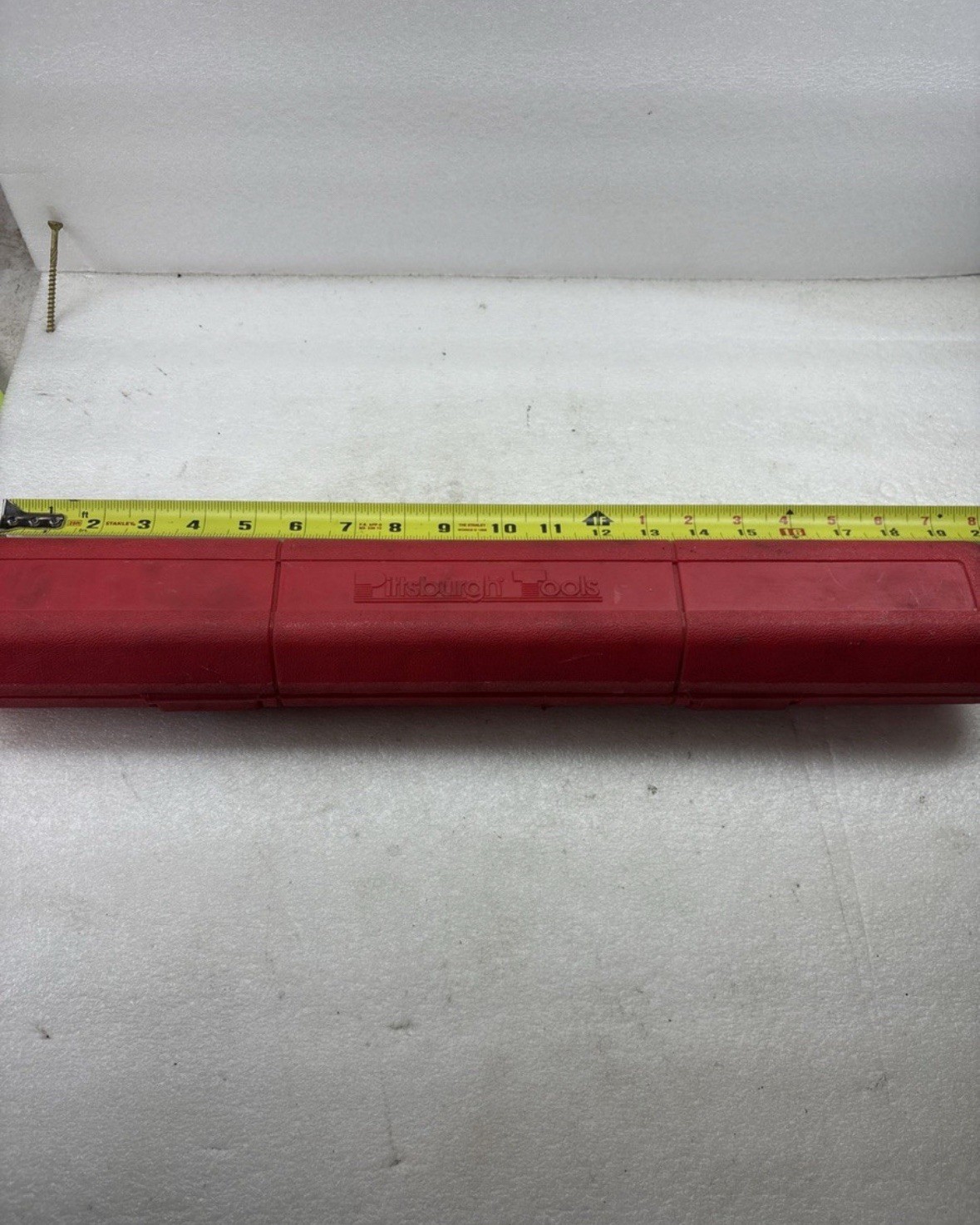 Pittsburgh Tools 1/2″ Drive Click Type Torque Wrench with Case – 20–150 ft-lbs
