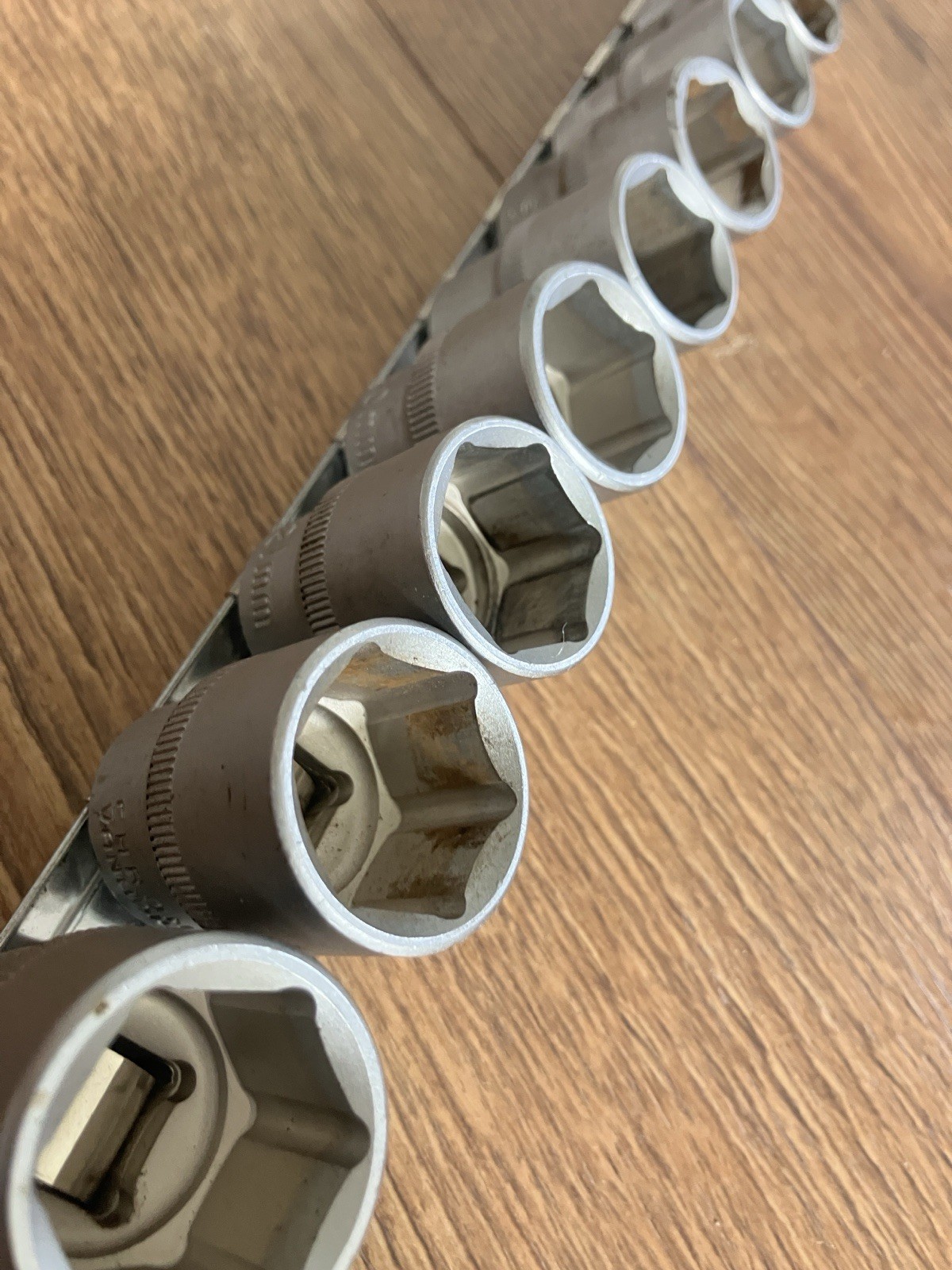 Flank Drive Shallow Socket Set 10 – 32mm 6 Point Metric chrome vanadium