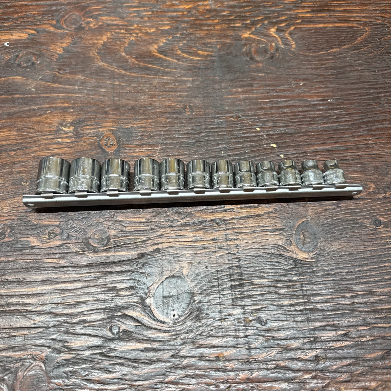 CAT /Snap-On Tool 194-3574 12-Piece Socket Set 3/8 Drive Metric 8-19 mm 12-Point
