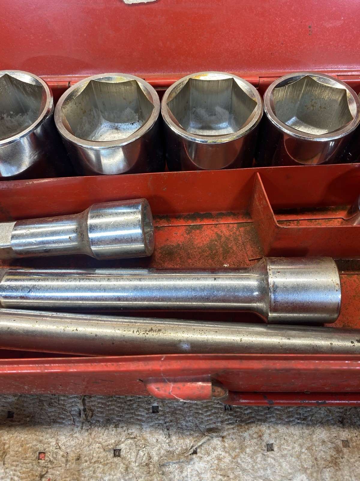3/4” Drive Socket Set 18 Pieces With Metal Case
