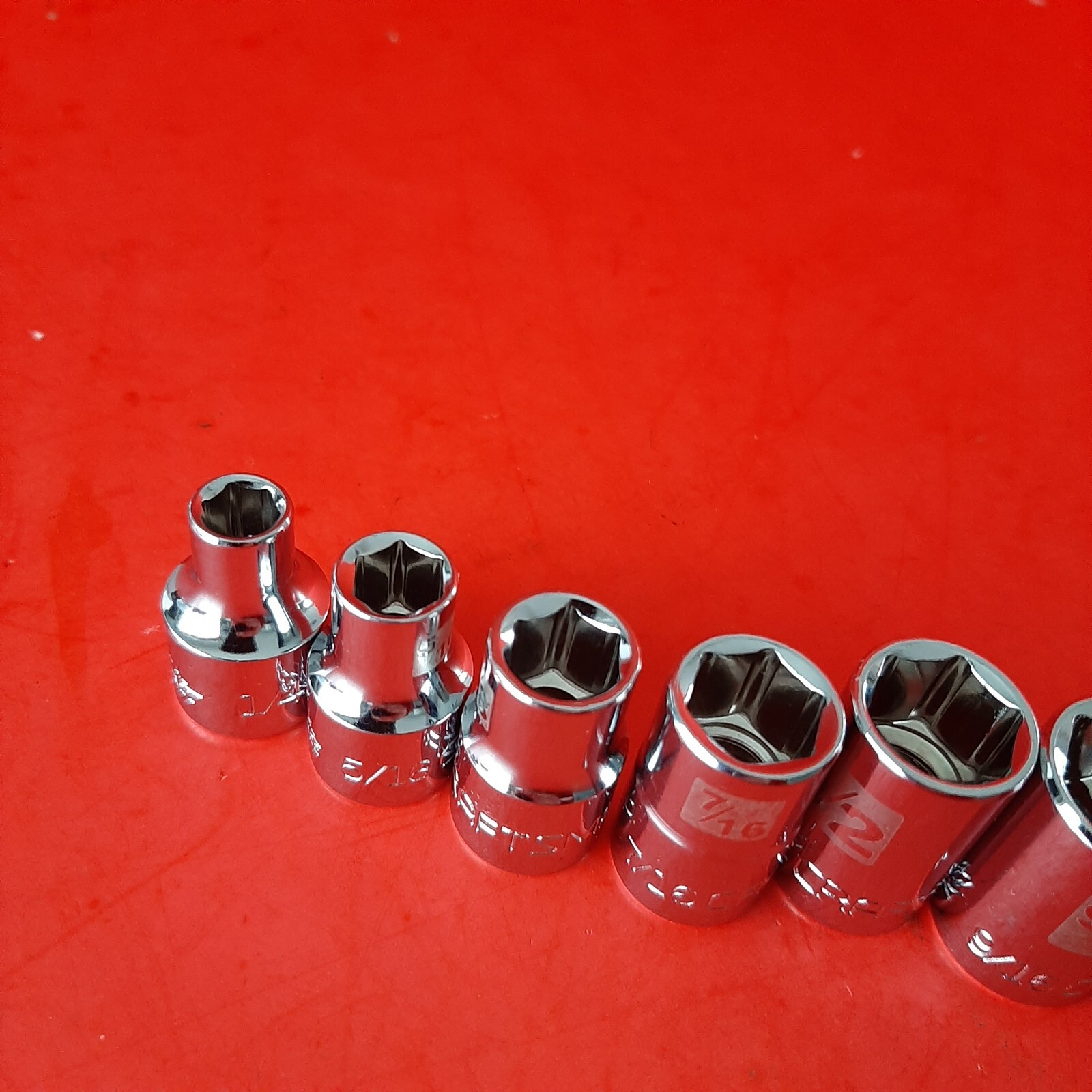 NEW 1/4 to 1″ CRAFTSMAN Easy Read 13 Piece 3/8 Drive 6pt Shallow SAE Socket Set