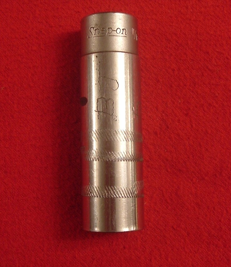 VINTAGE SNAP-ON TOOLS #SVS221-1/2″ DR, 12 PT SAE 11/16″ FLANK DR DEEP SOCKET-USA