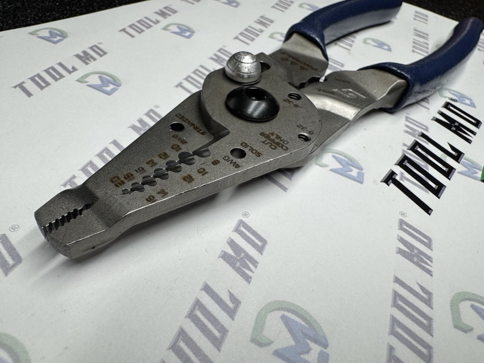 Snap-on Tools USA NEW POWER BLUE 9″ Wire Stripper / Cutter / Crimper PWCS9ACF
