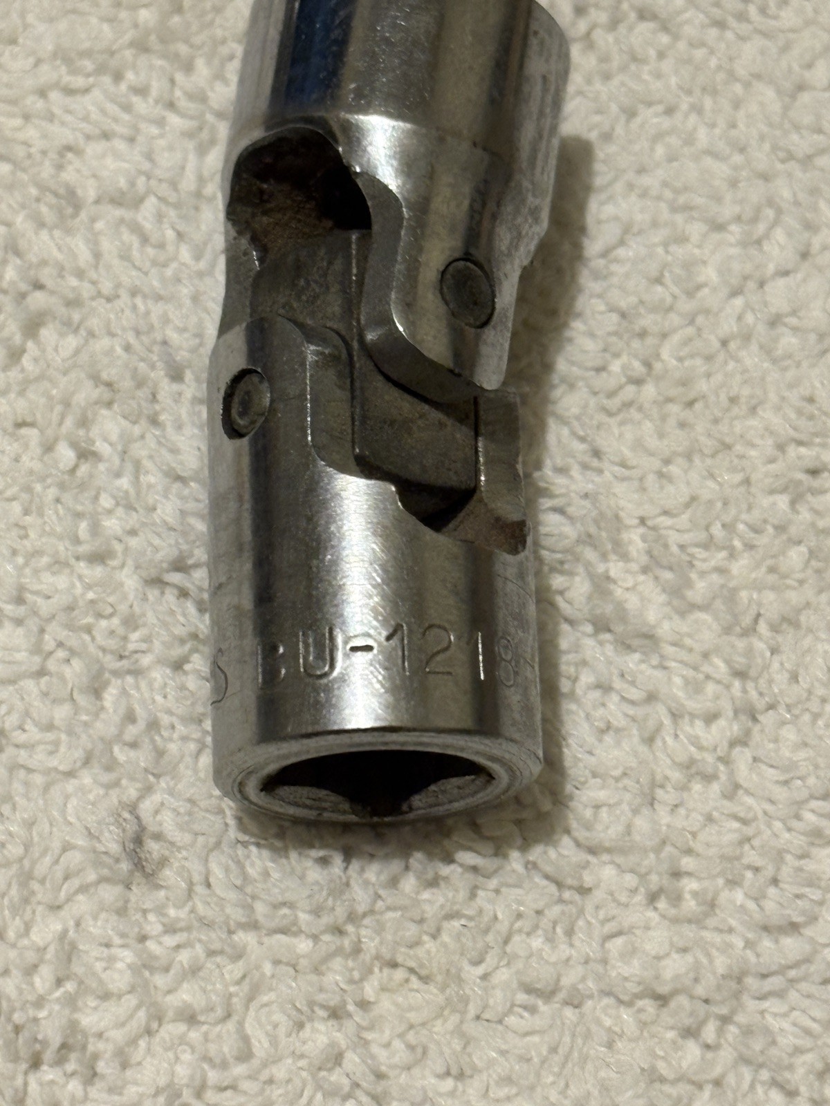 Williams Tools BU-1218, 9/16″, 3/8″ Drive, 12 Point, Chrome Swivel Socket